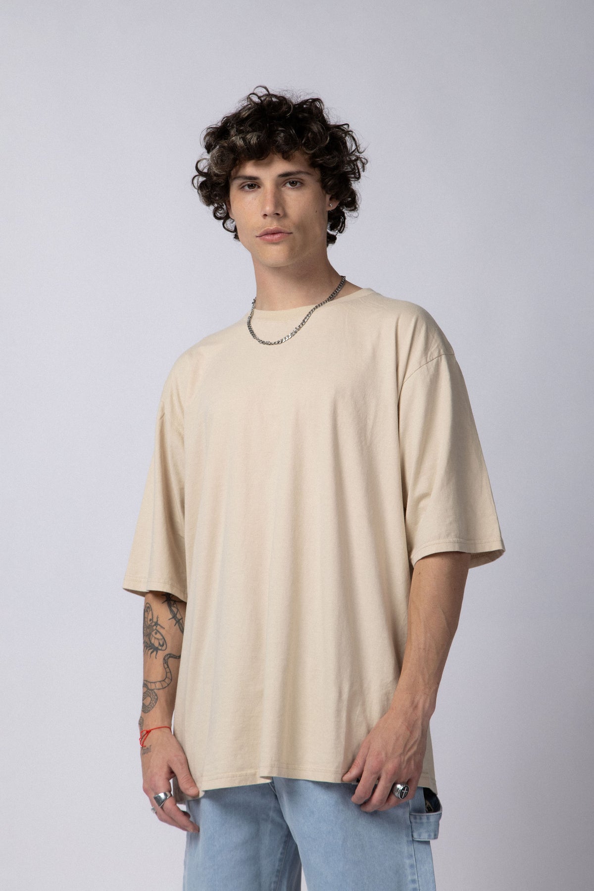 Remera Over Theo Arena