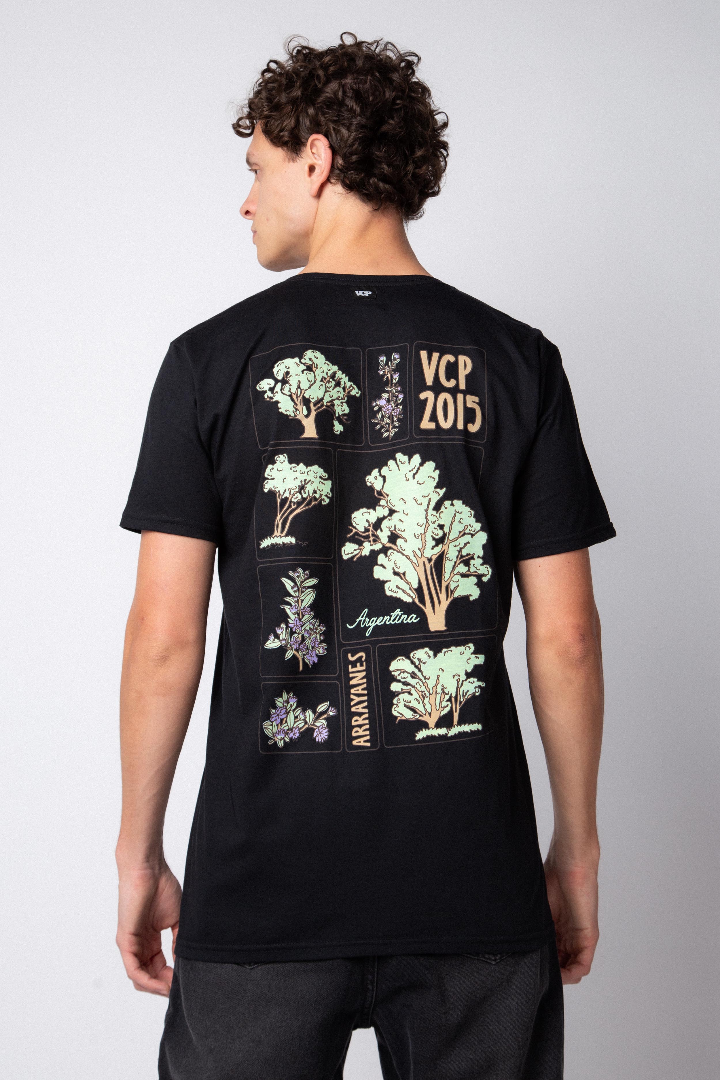 Remera Arrayanes Negra