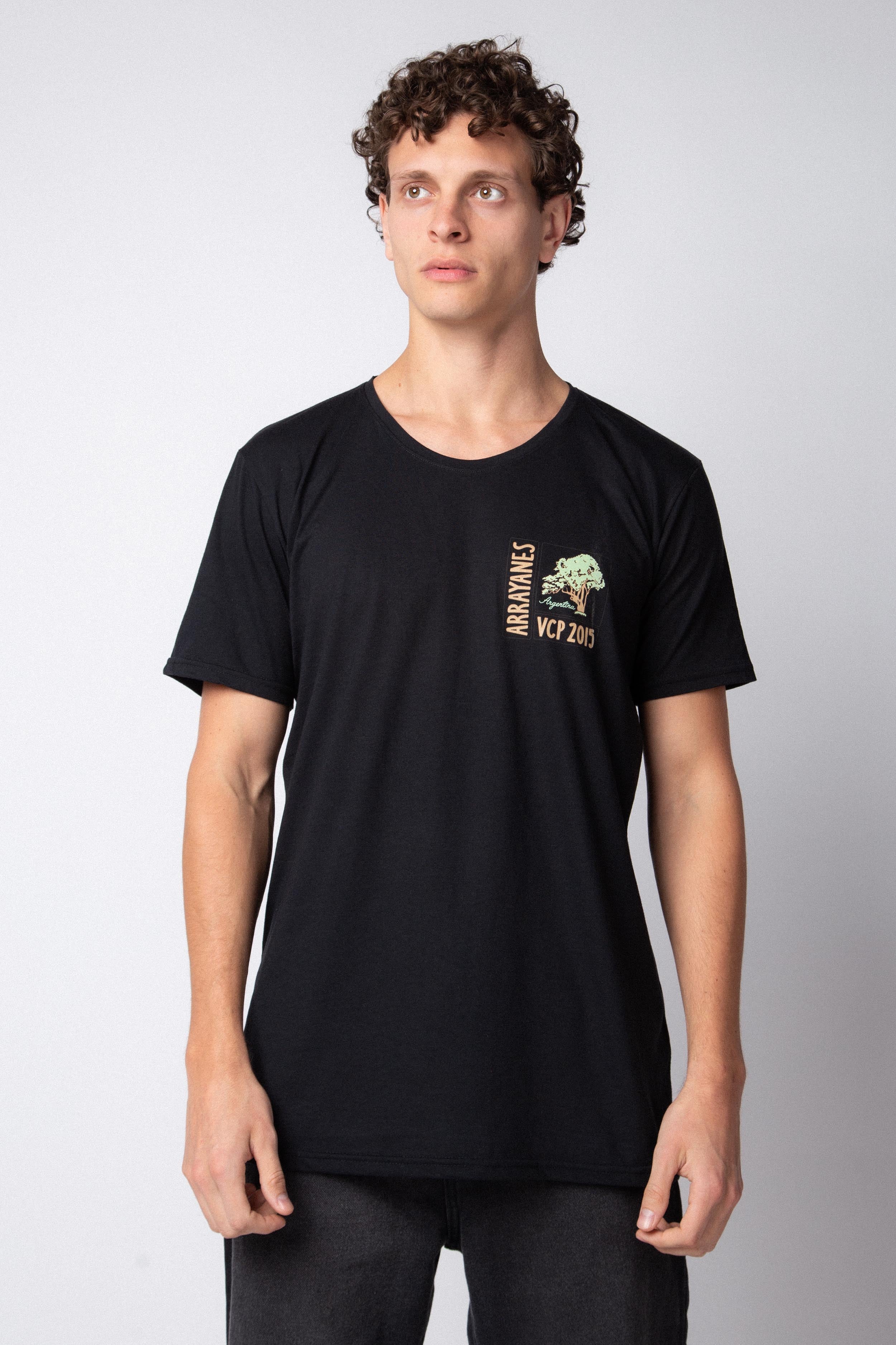 Remera Arrayanes Negra