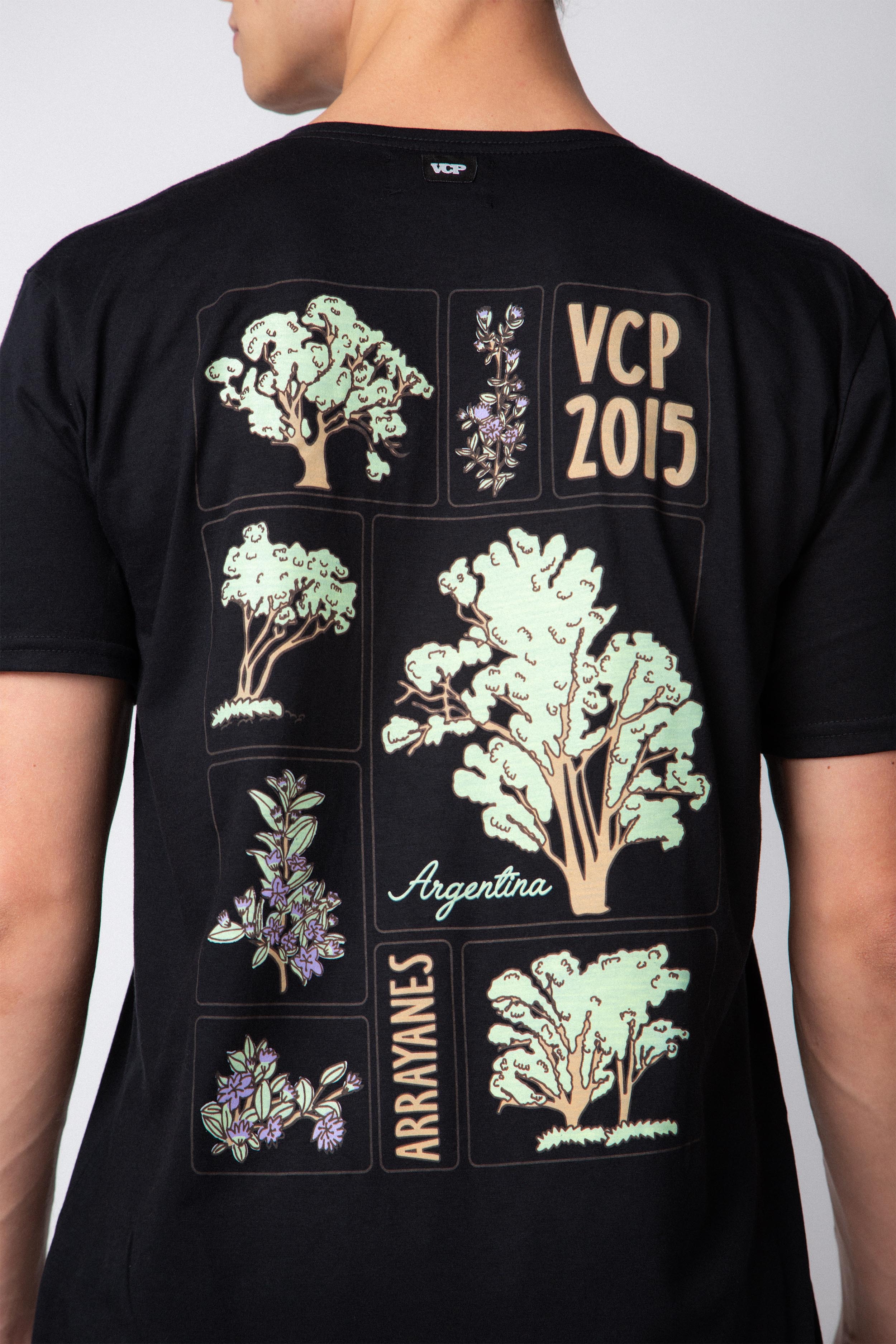 Remera Arrayanes Negra