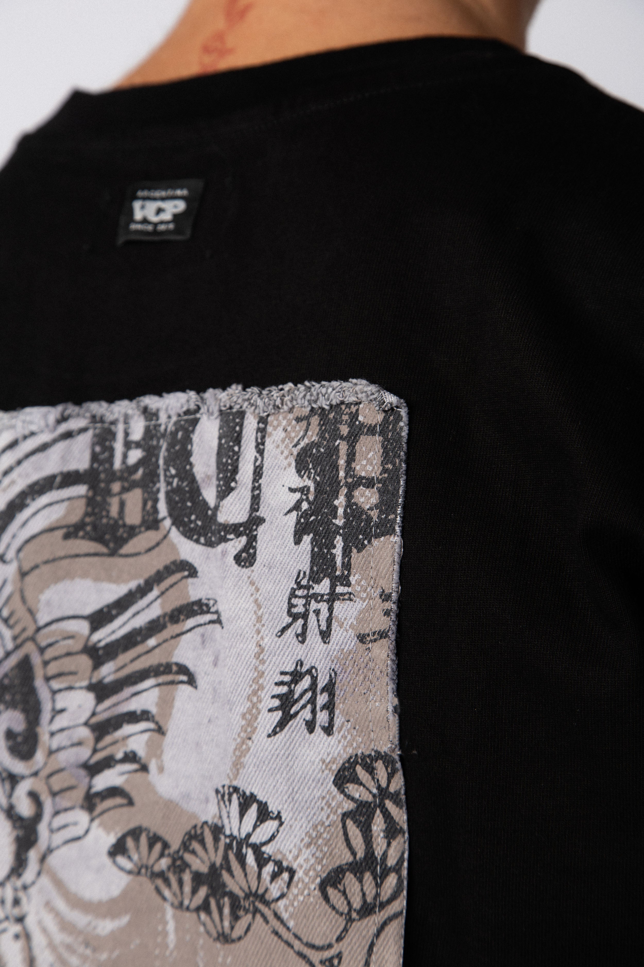 Remera Over GR Asana Negra