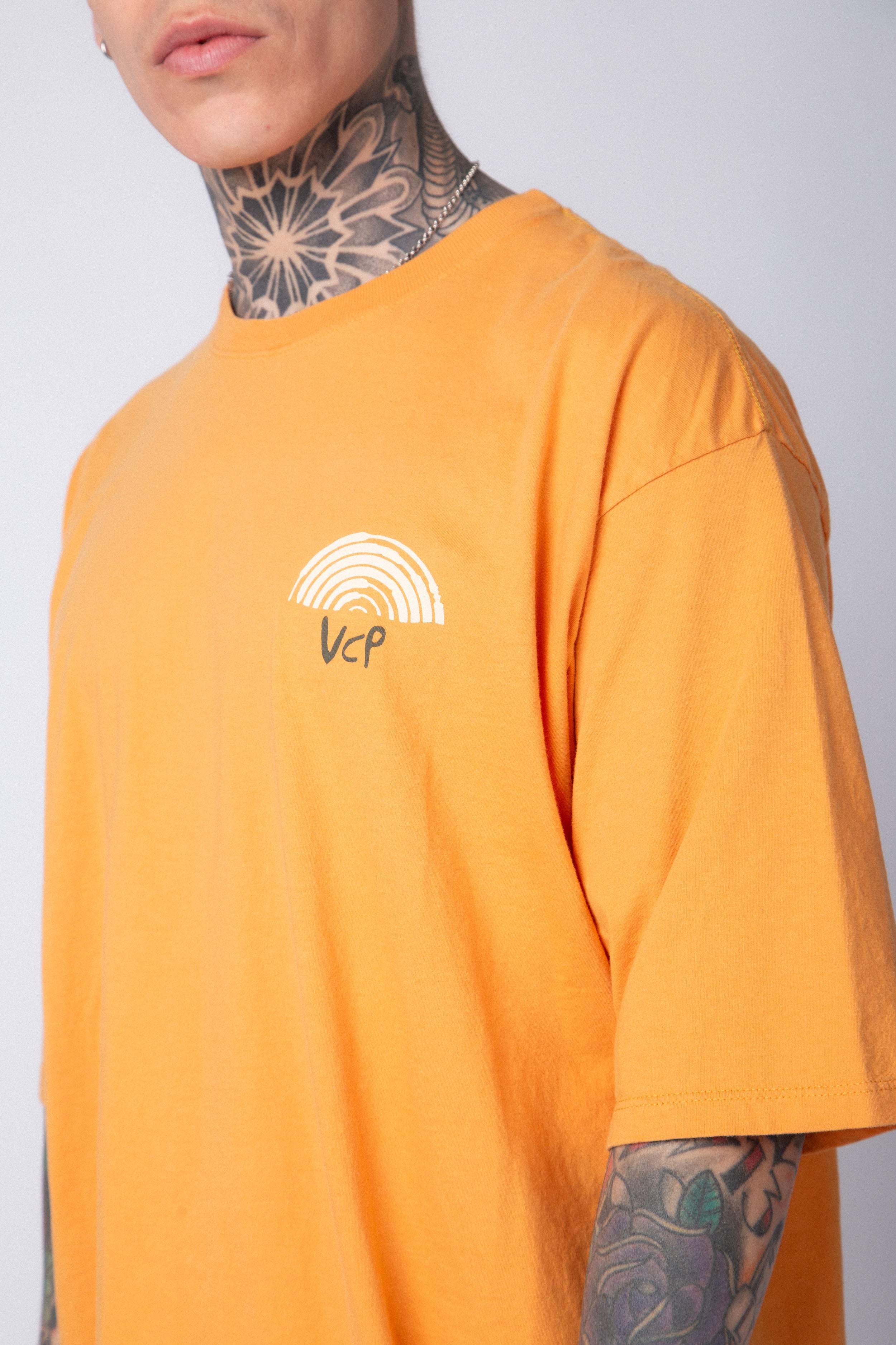 Remera Over Taz Bosque Naranja