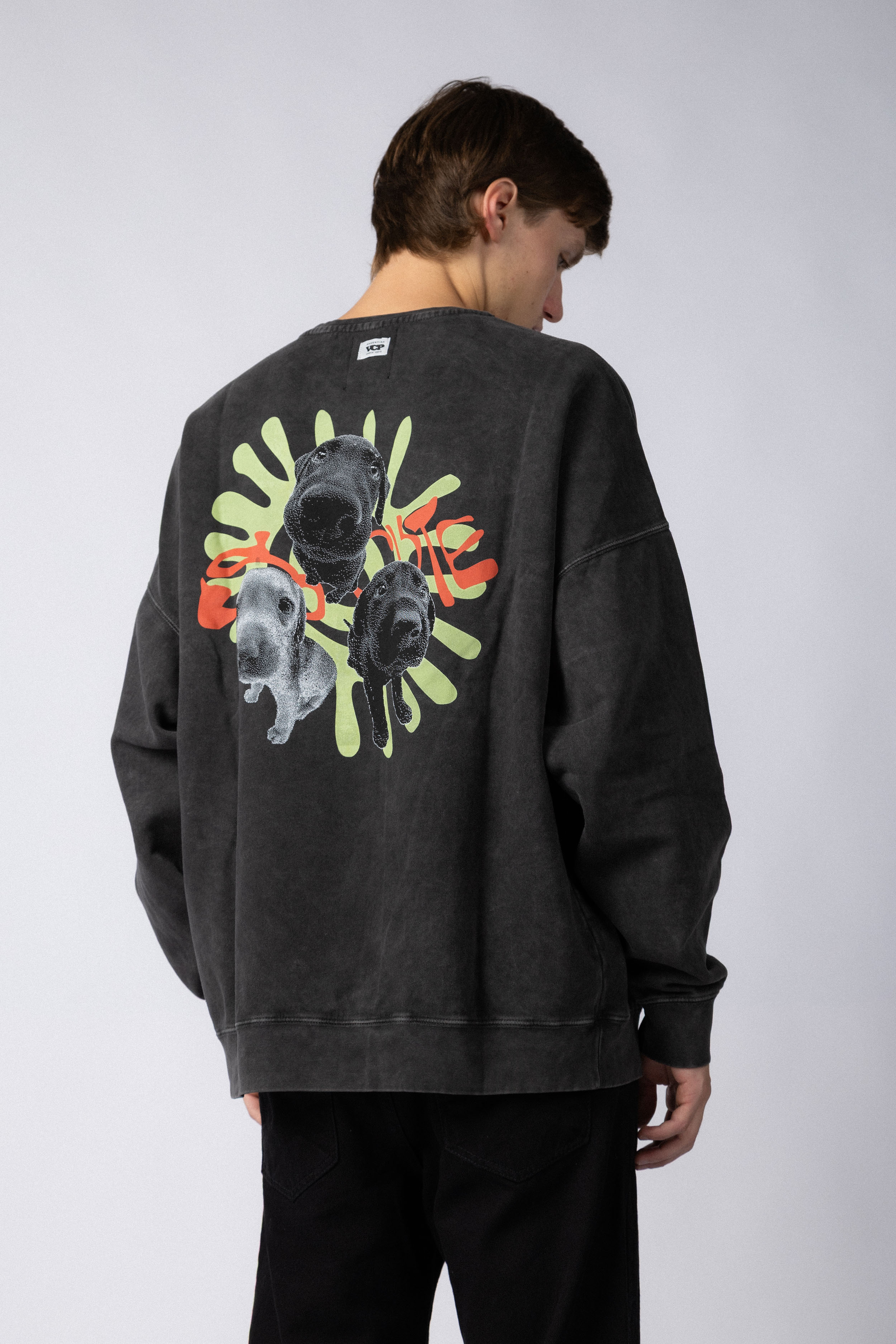 Buzo Over Roux Cute Negro