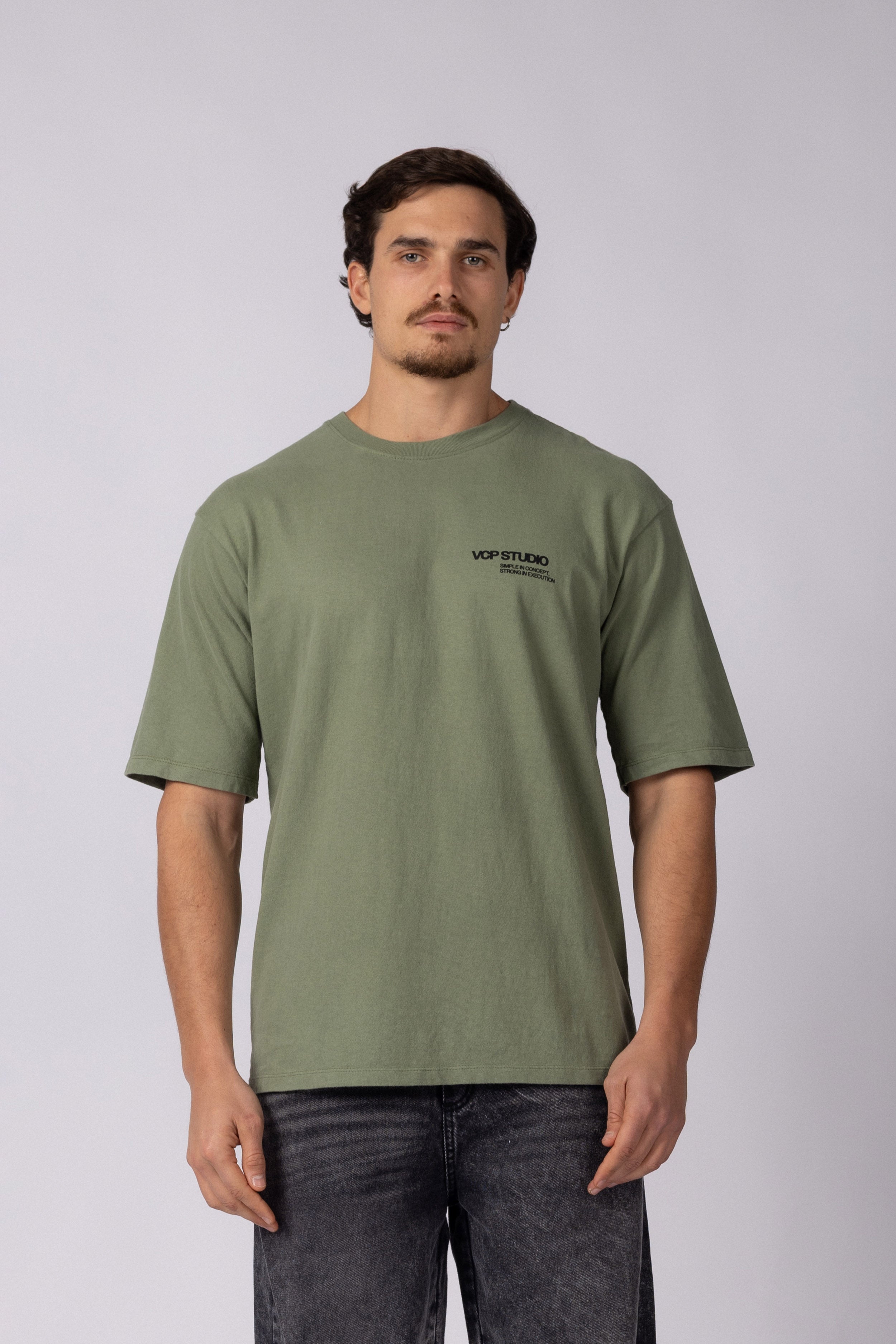 Remera Over Rhy Bigger Militar