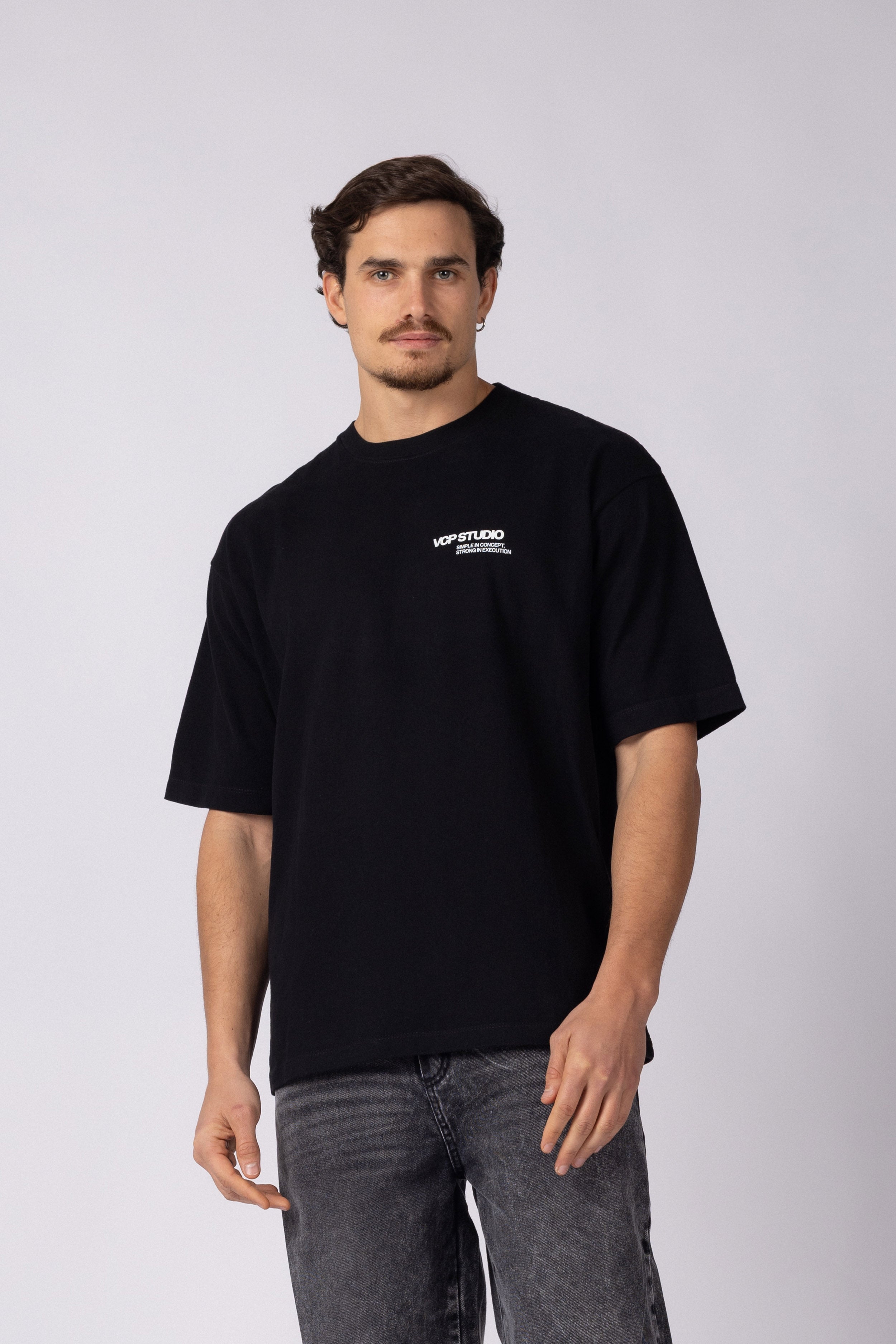 Remera Over Rhy Bigger Negra