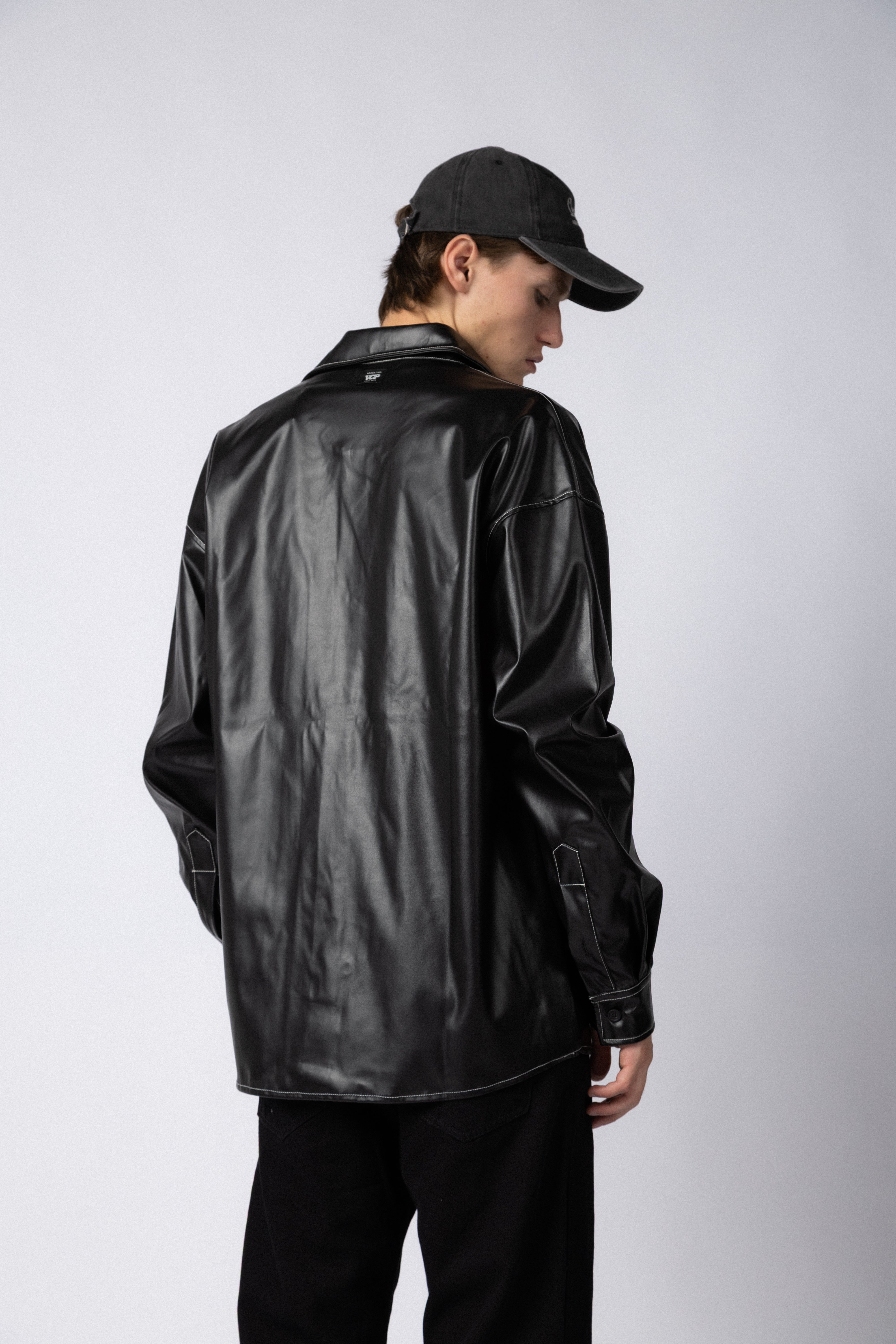 Chaqueta Over Garrison Negra