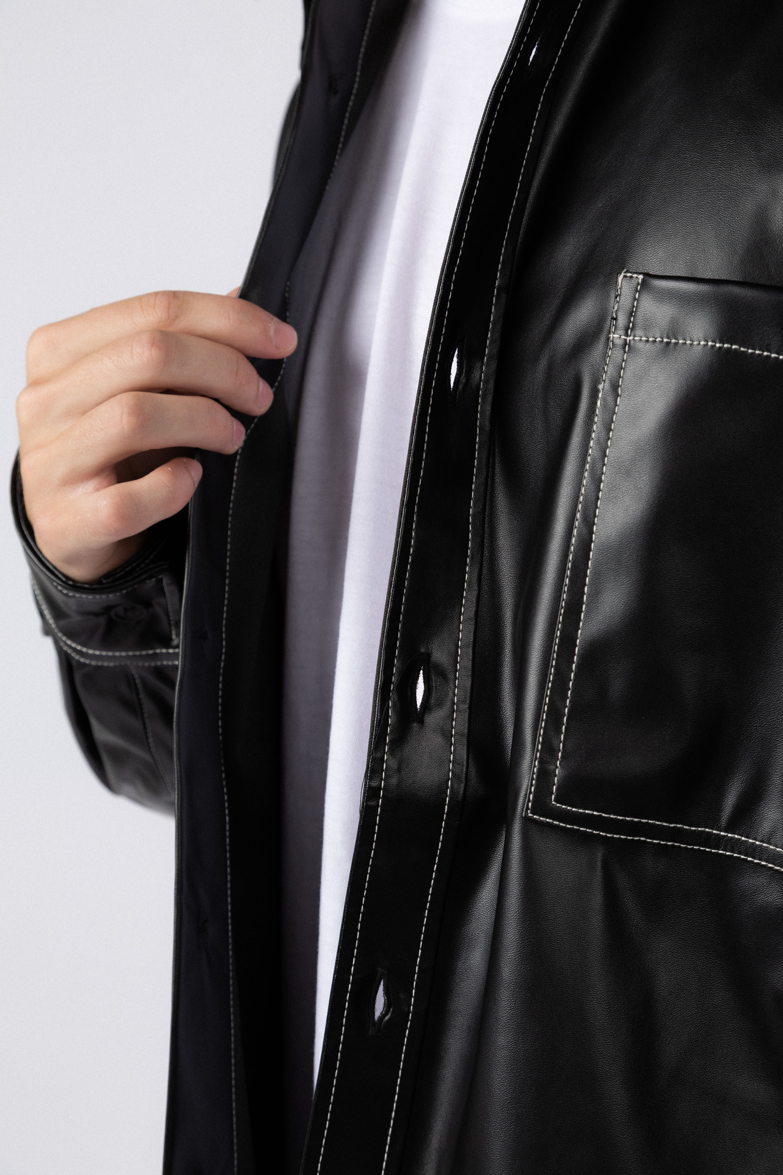 Chaqueta Over Garrison Negra