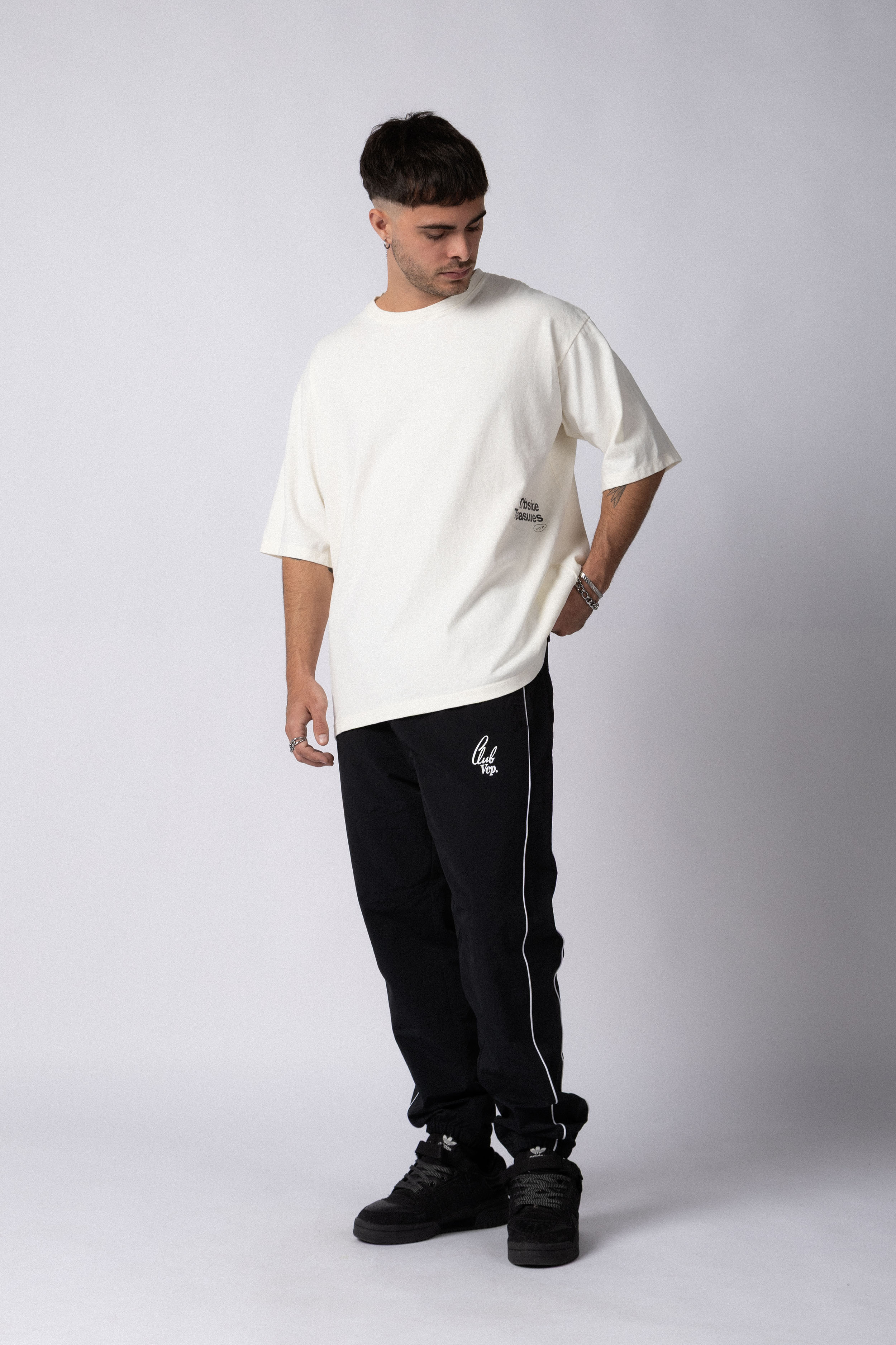 Remera Over Rhy Curbi Crudo