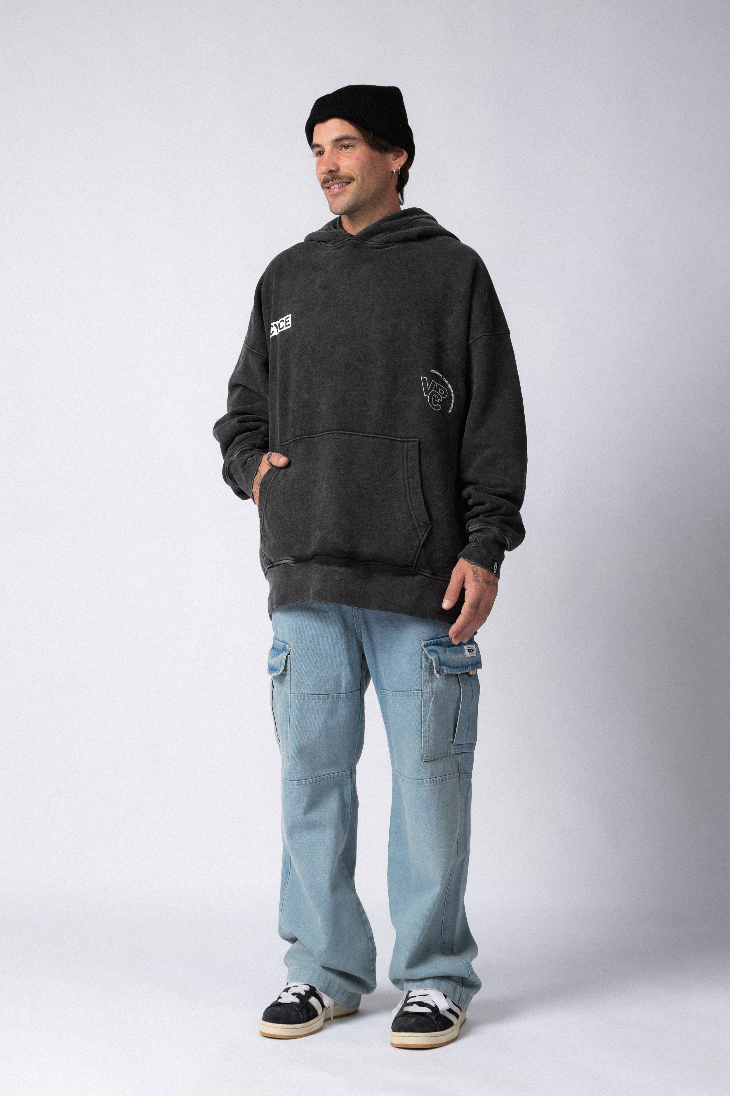 Buzo Canguro Over Jax Cyce Negro