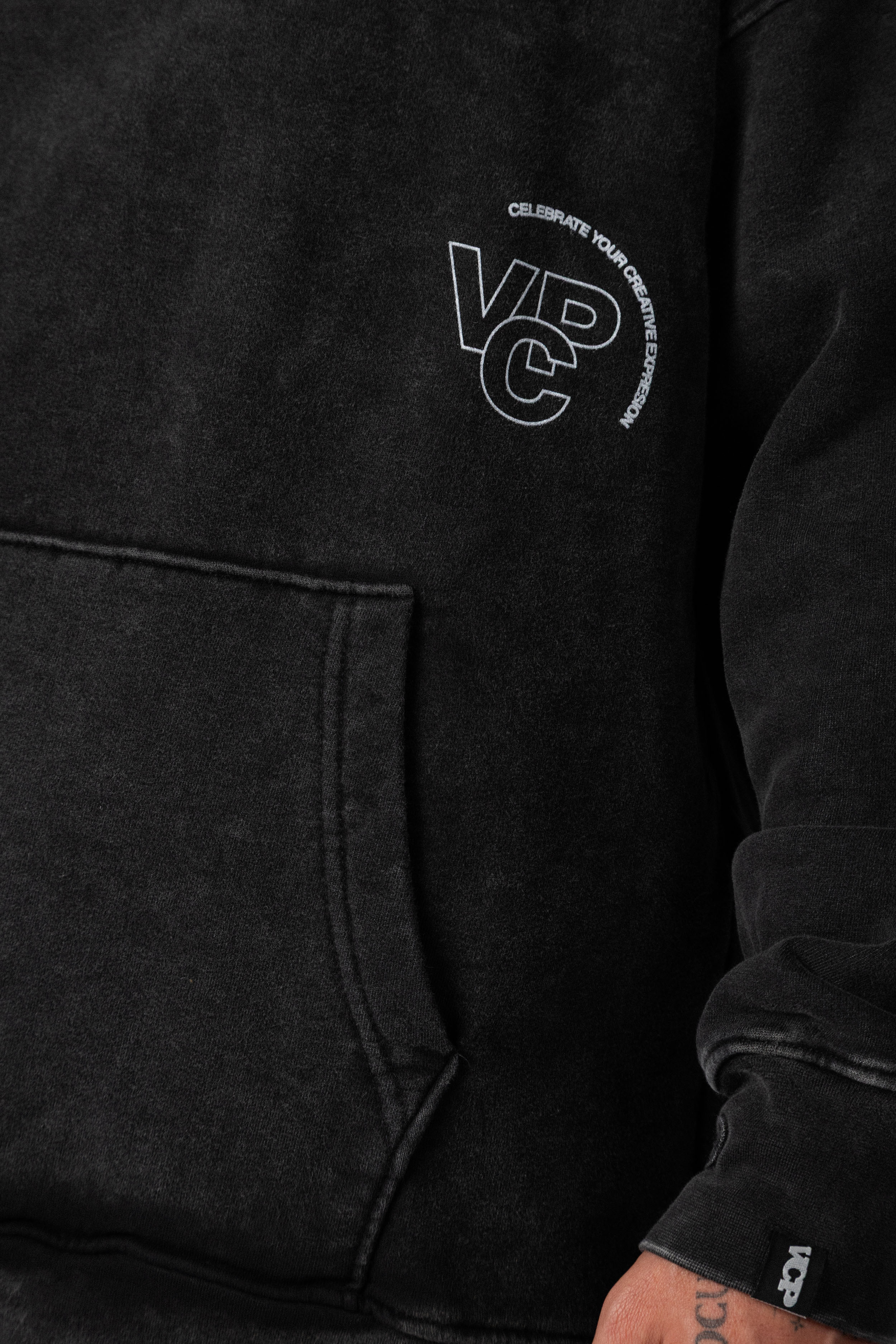 Buzo Canguro Over Jax Cyce Negro