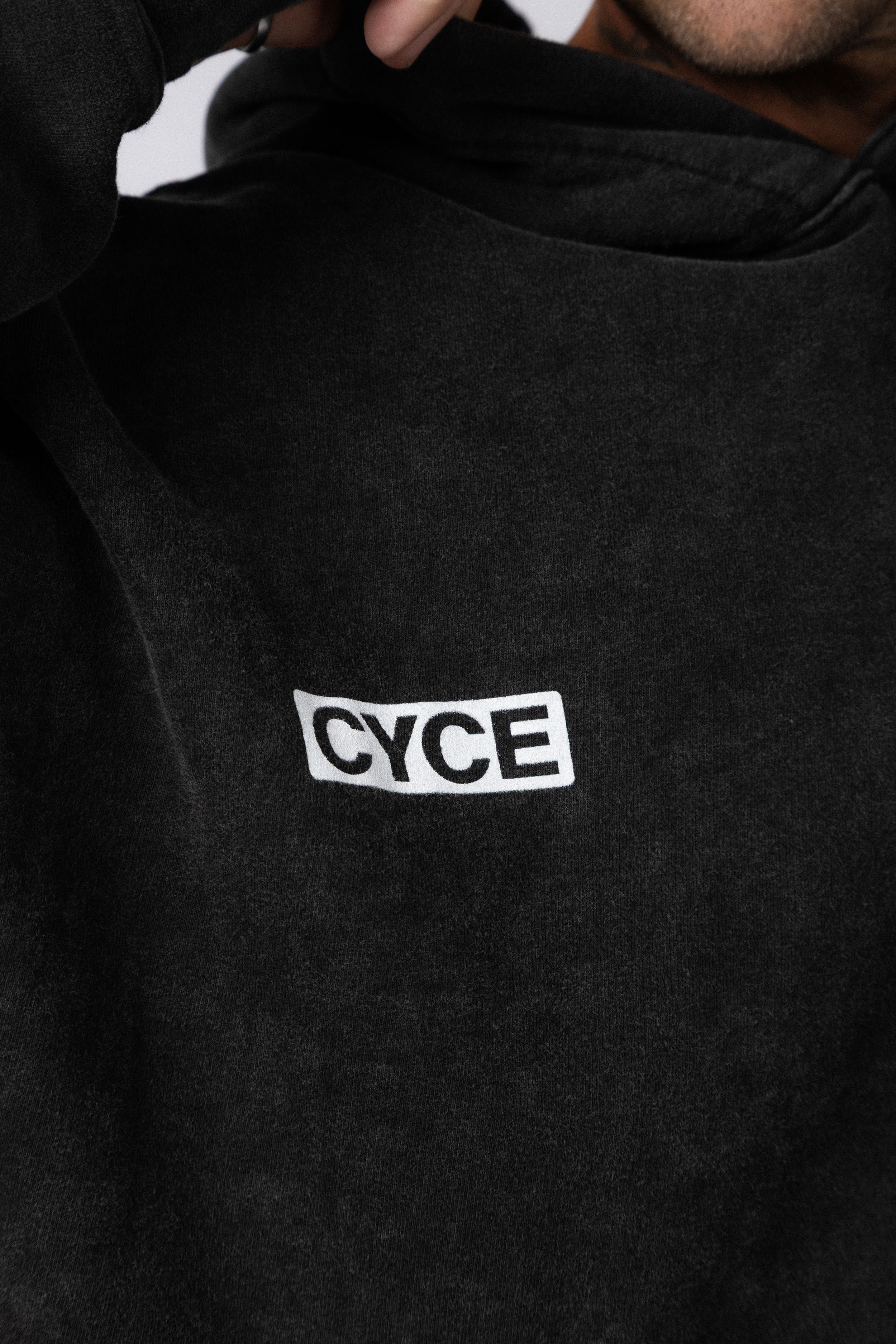 Buzo Canguro Over Jax Cyce Negro