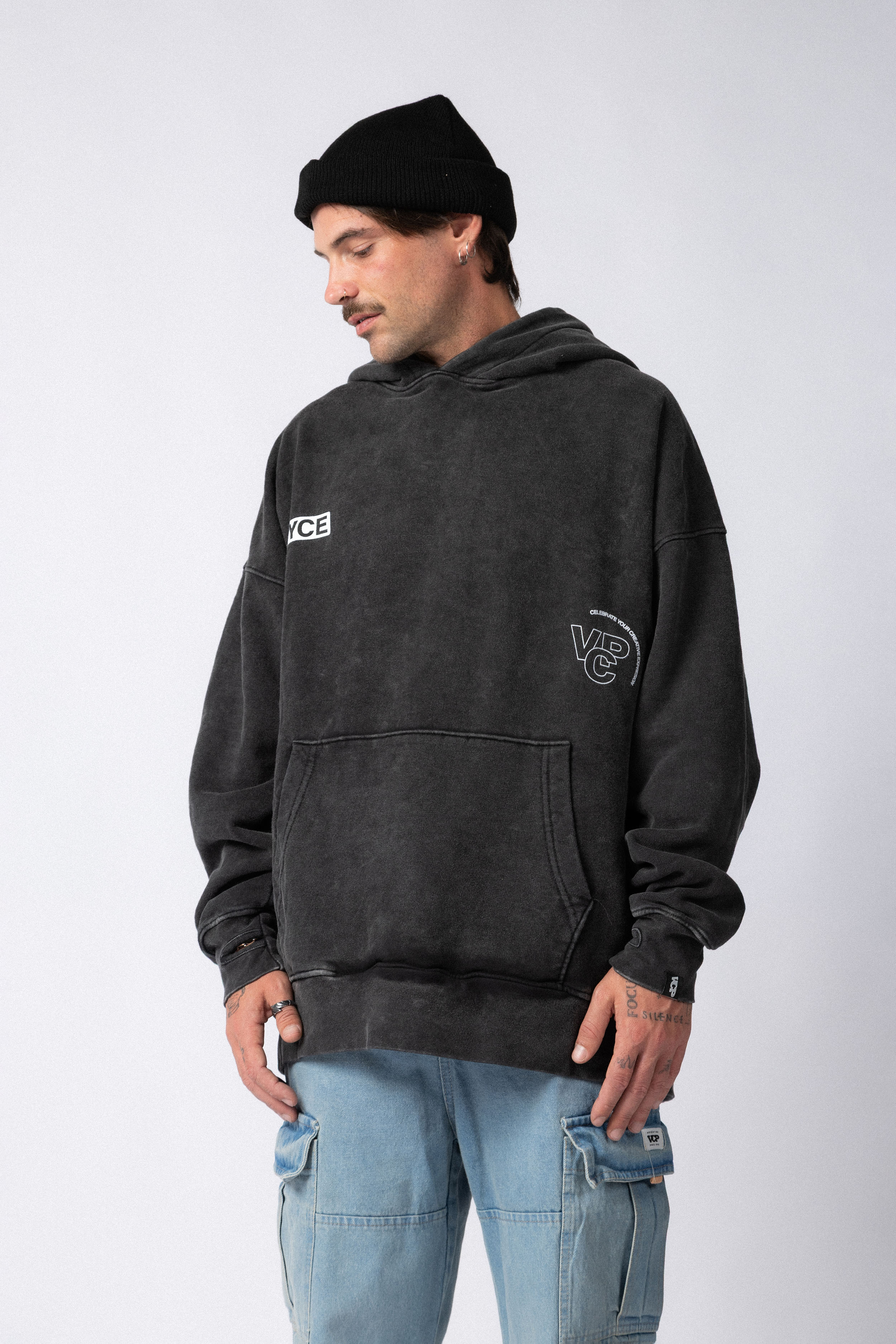 Buzo Canguro Over Jax Cyce Negro