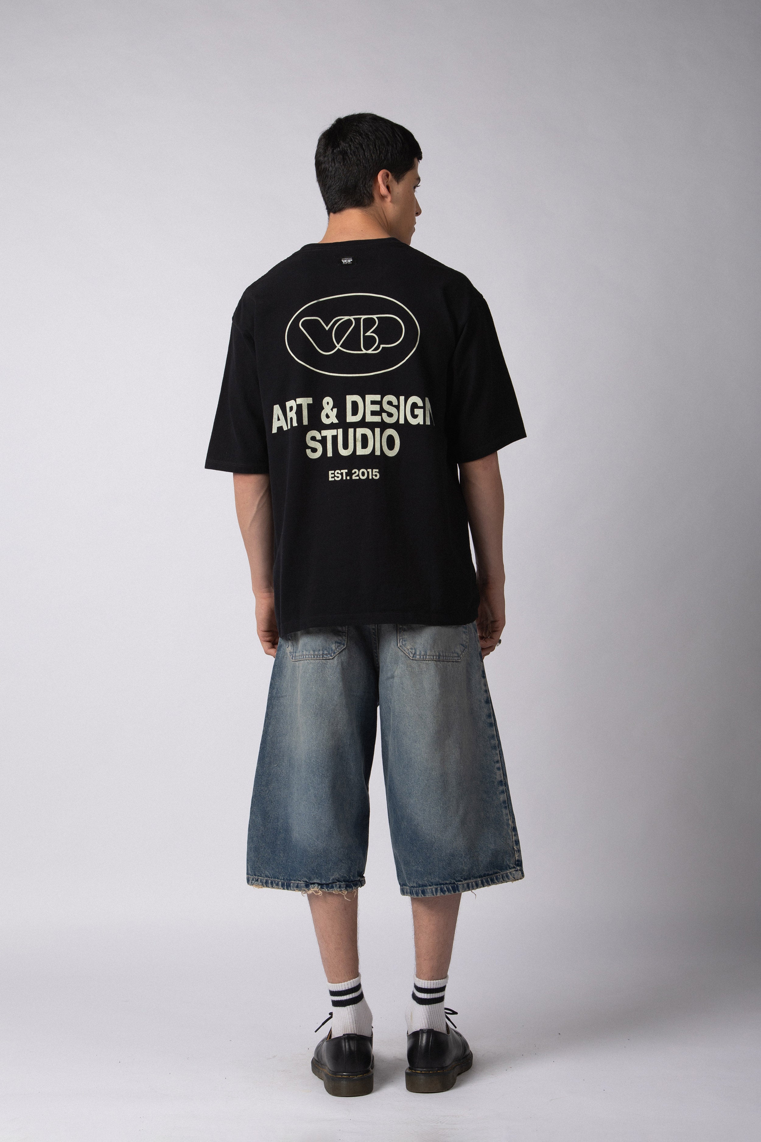Remera Over Rhy Design Negra