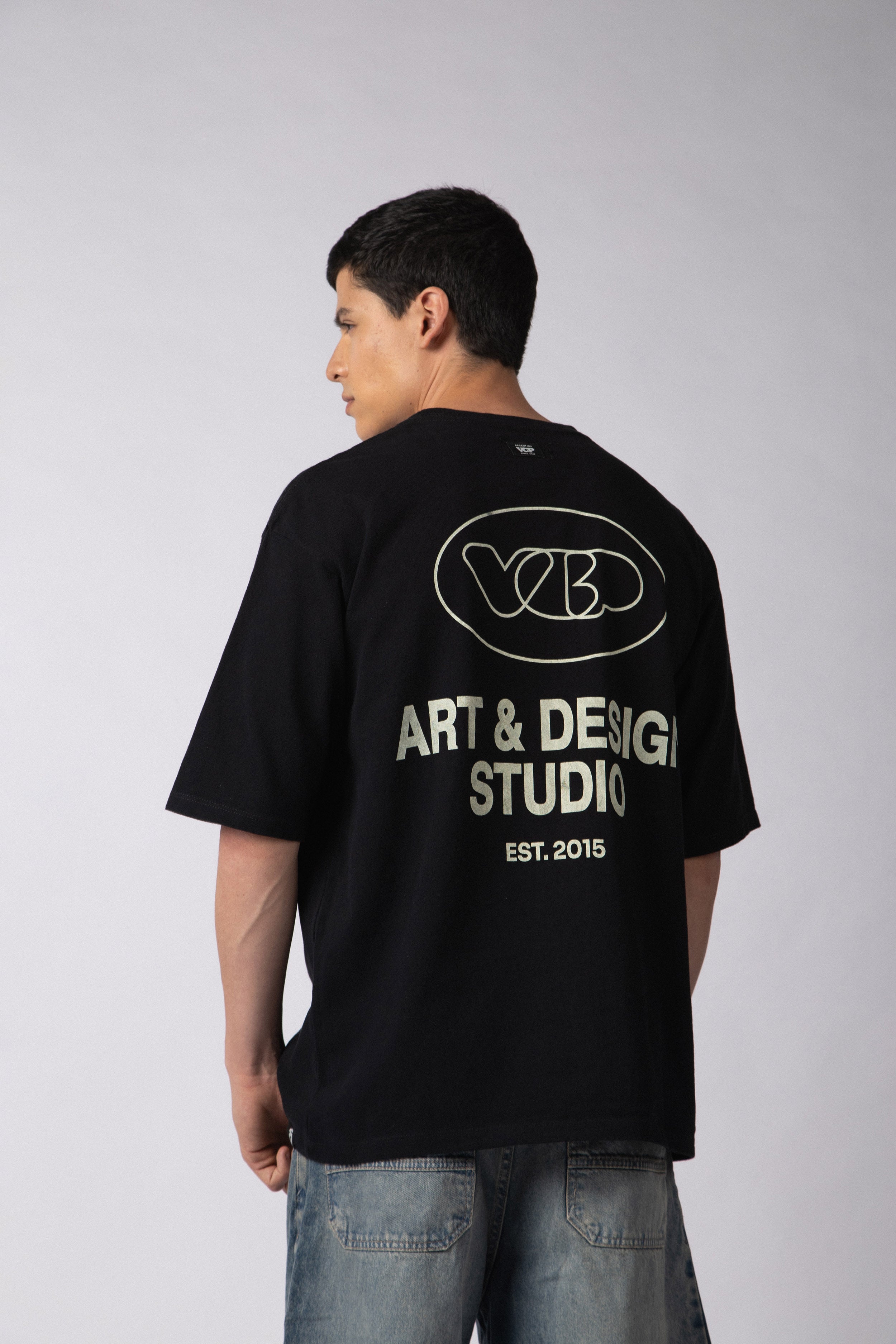 Remera Over Rhy Design Negra