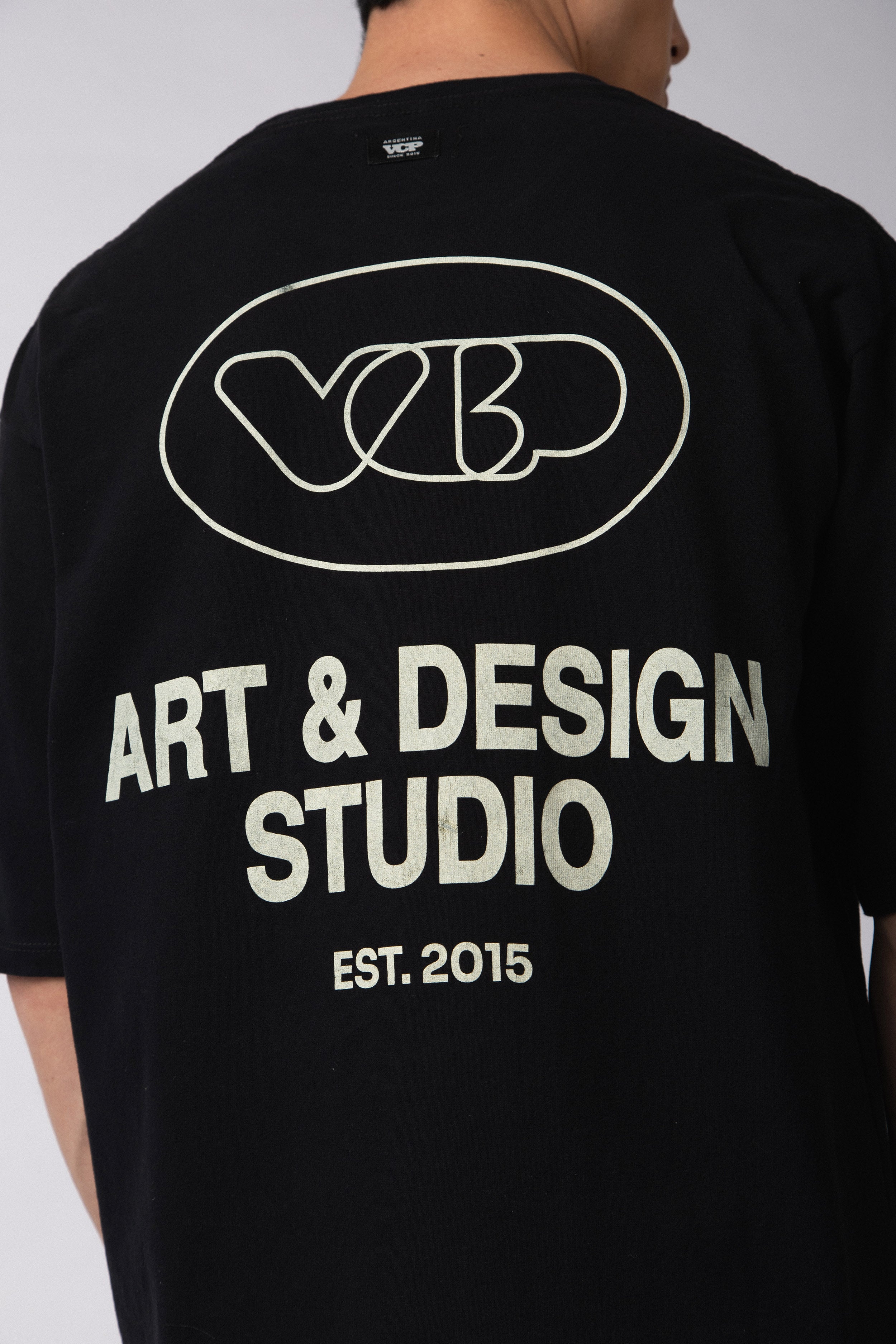 Remera Over Rhy Design Negra