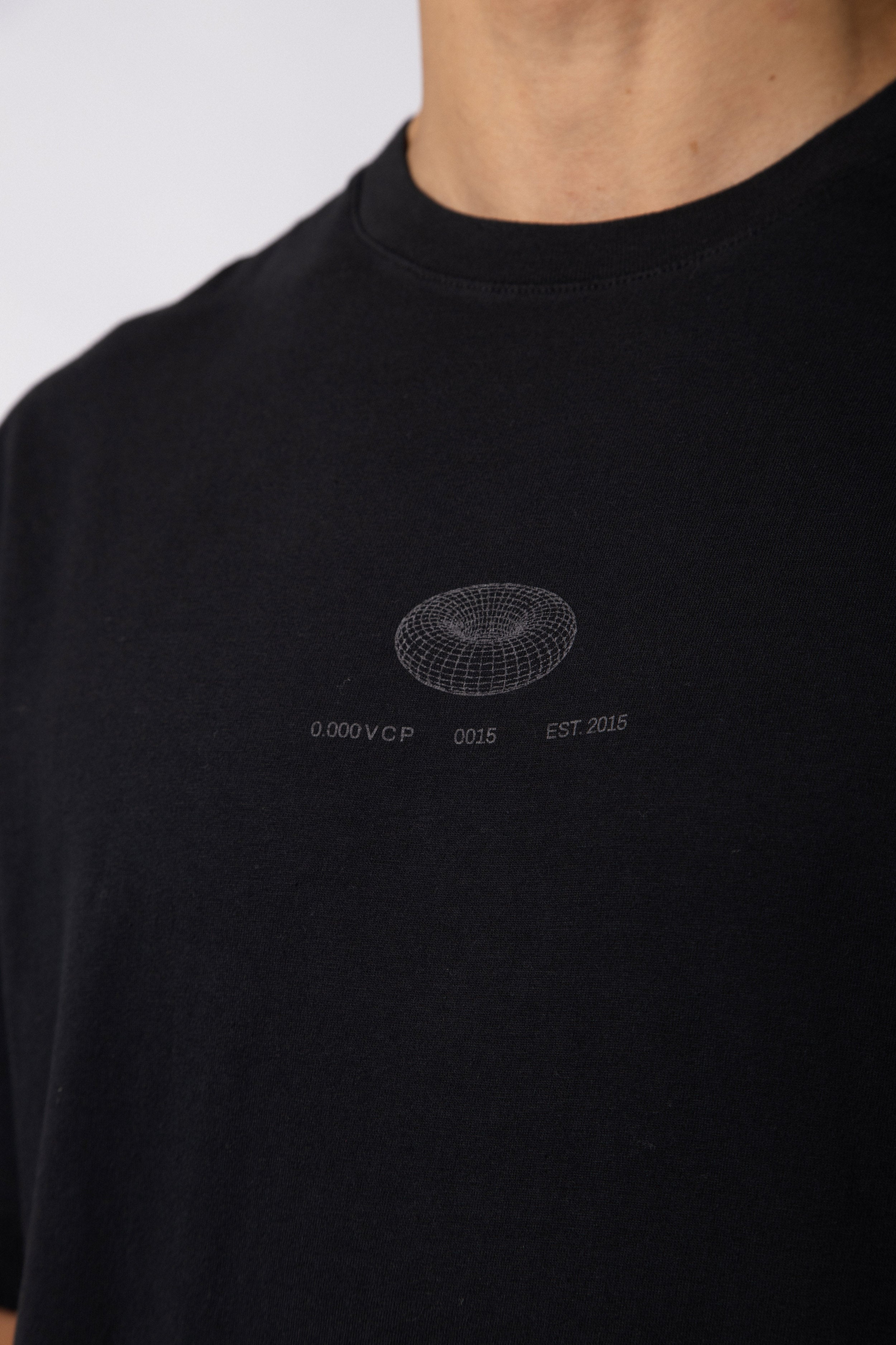 Remera RGL Esfera Negra