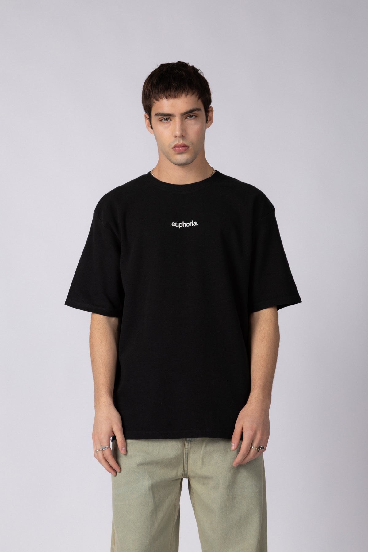Remera Over Hana Euphoria Negra