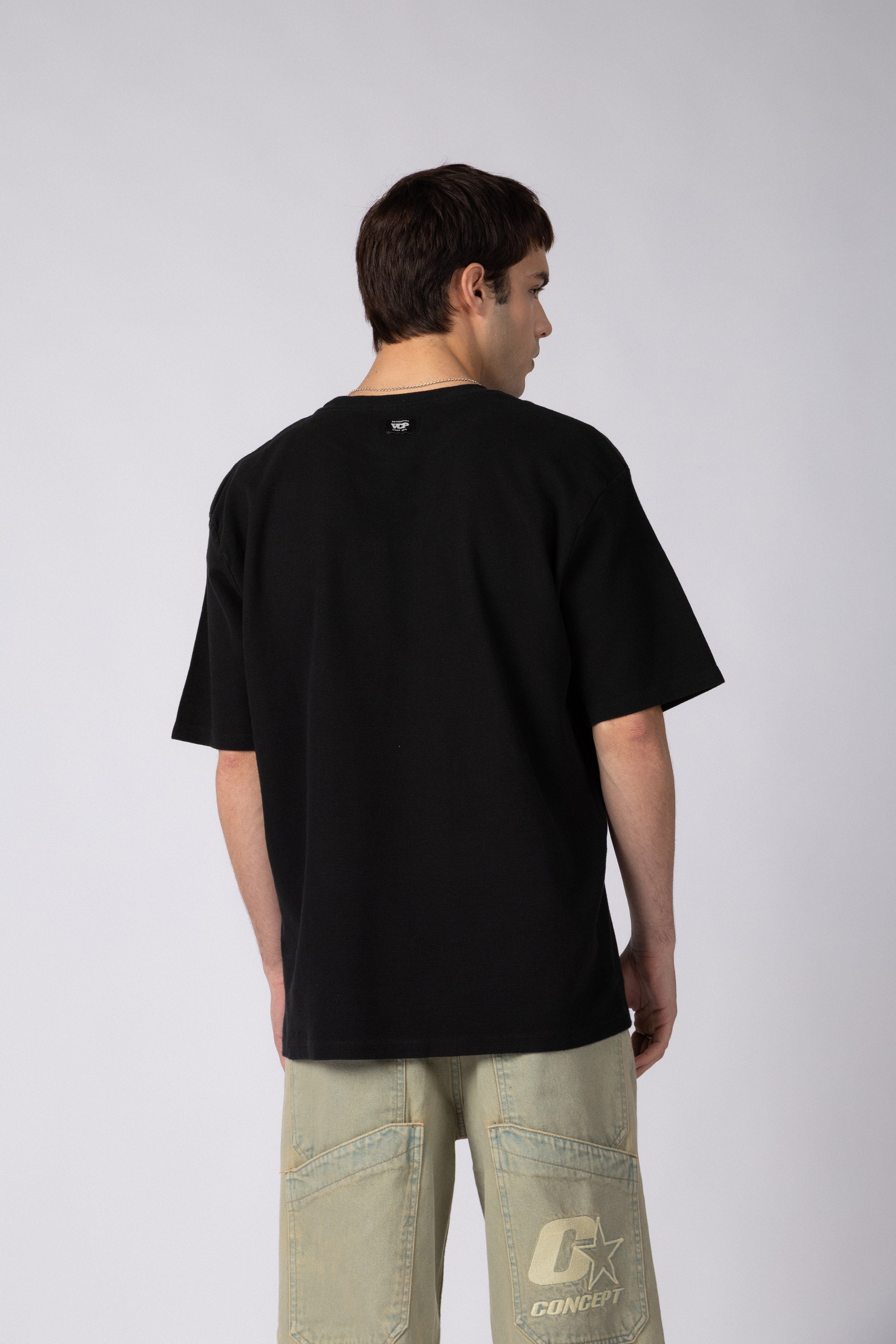 Remera Over Hana Euphoria Negra