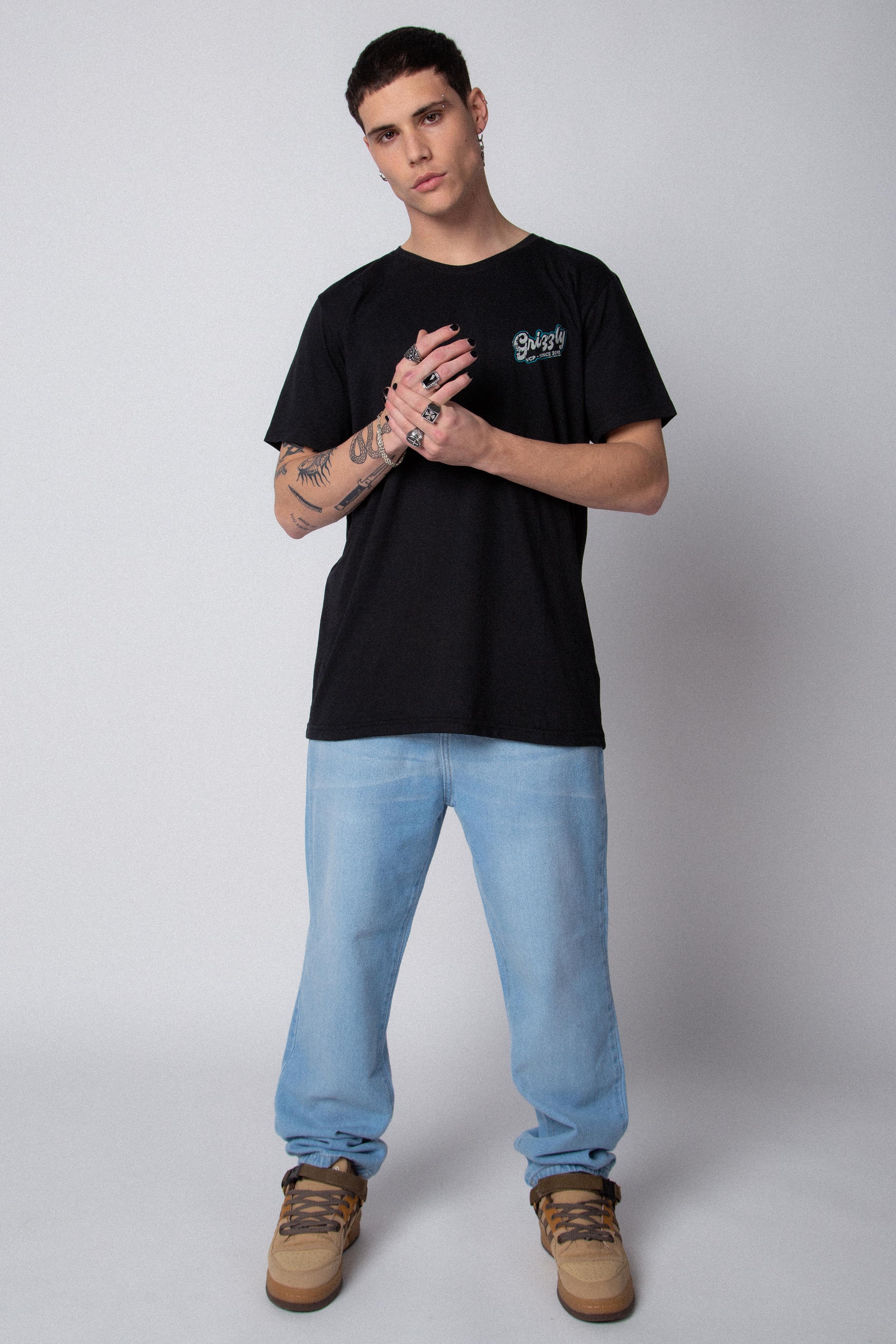 Remera Grizzly Negra