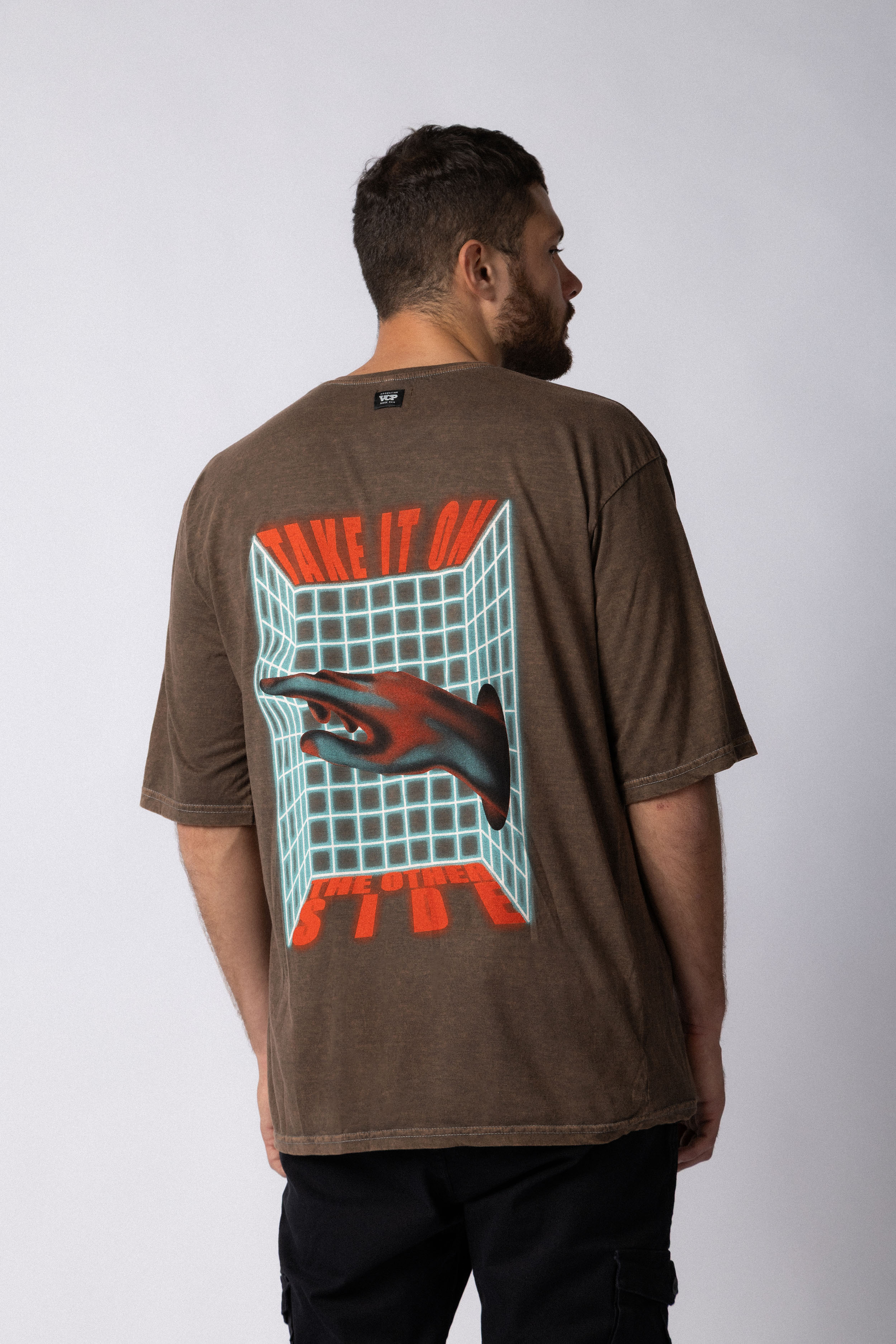 Remera GB Hand Choco