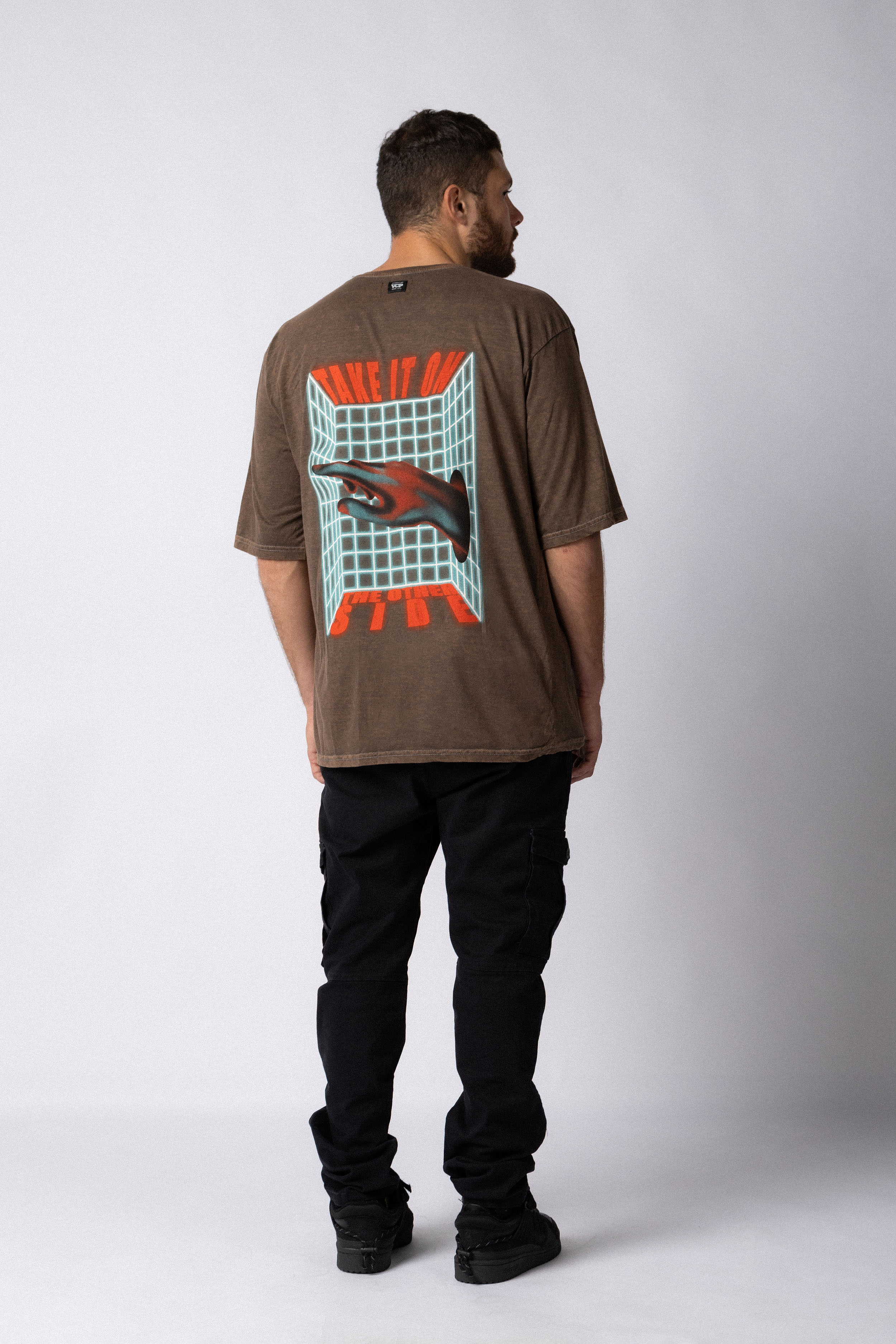 Remera GB Hand Choco