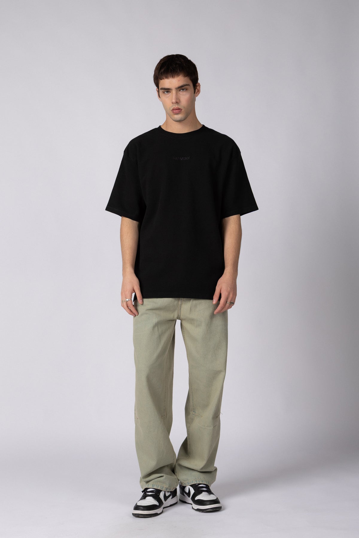 Remera Over Hana Harmo Negra