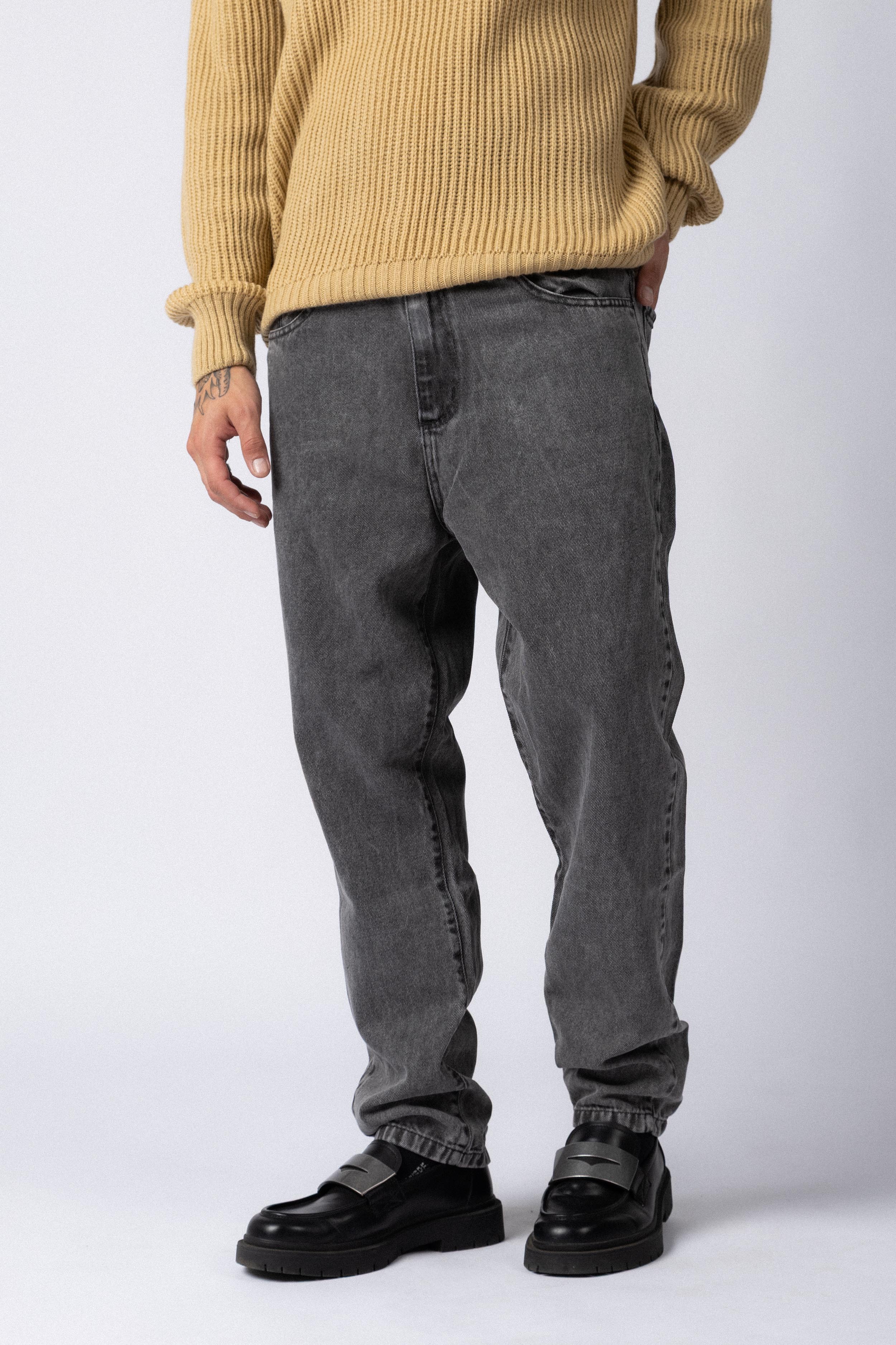 Jean Mom Shelby Smoked Gris