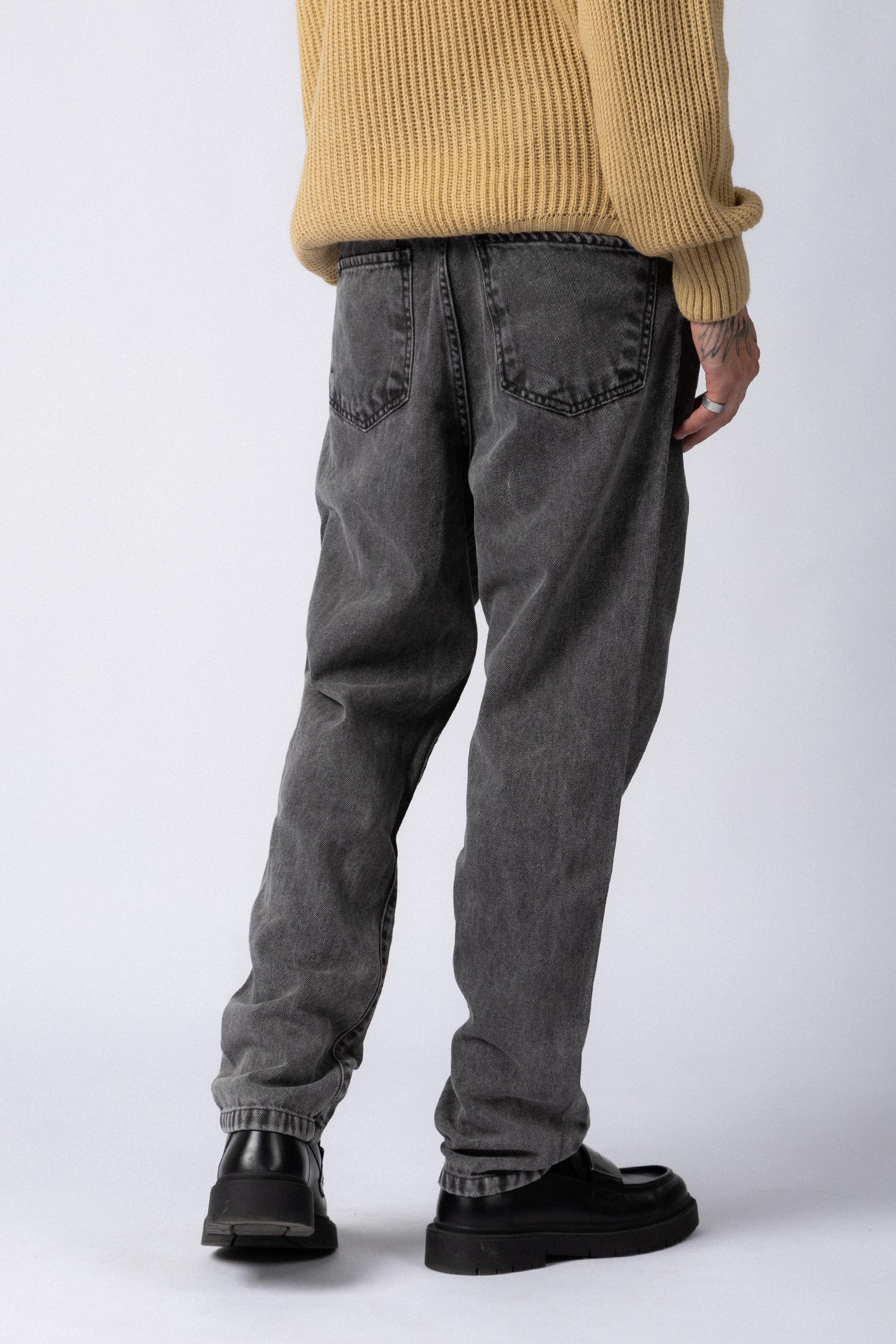 Jean Mom Shelby Smoked Gris