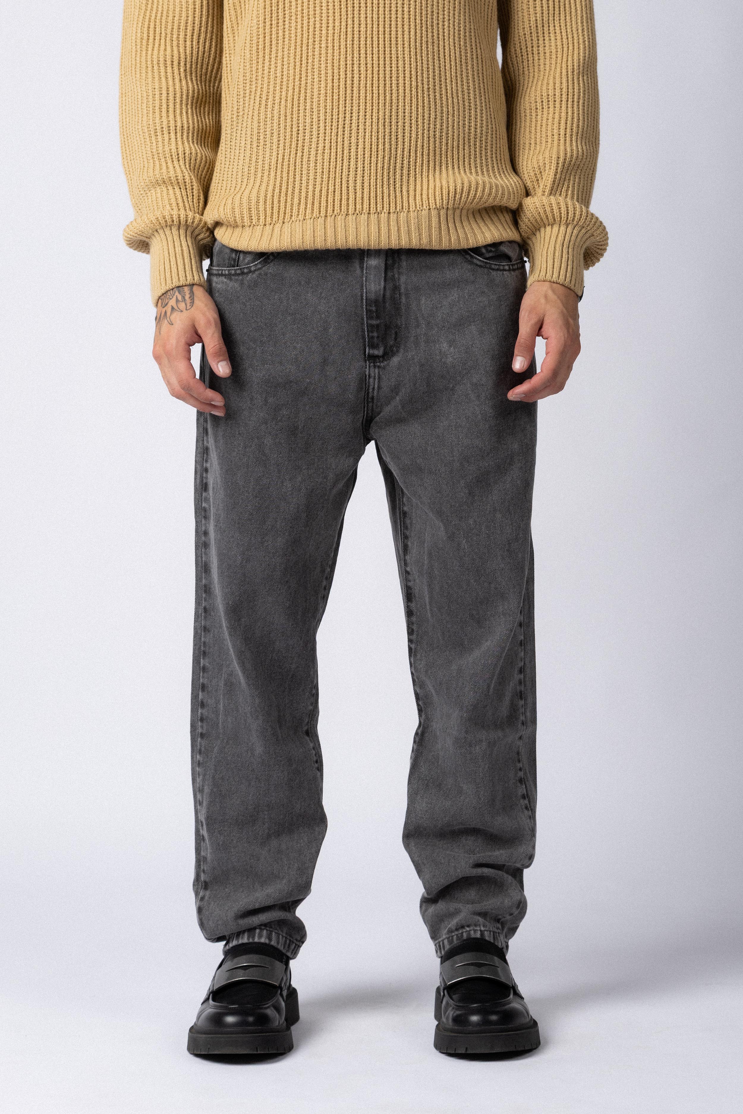 Jean Mom Shelby Smoked Gris