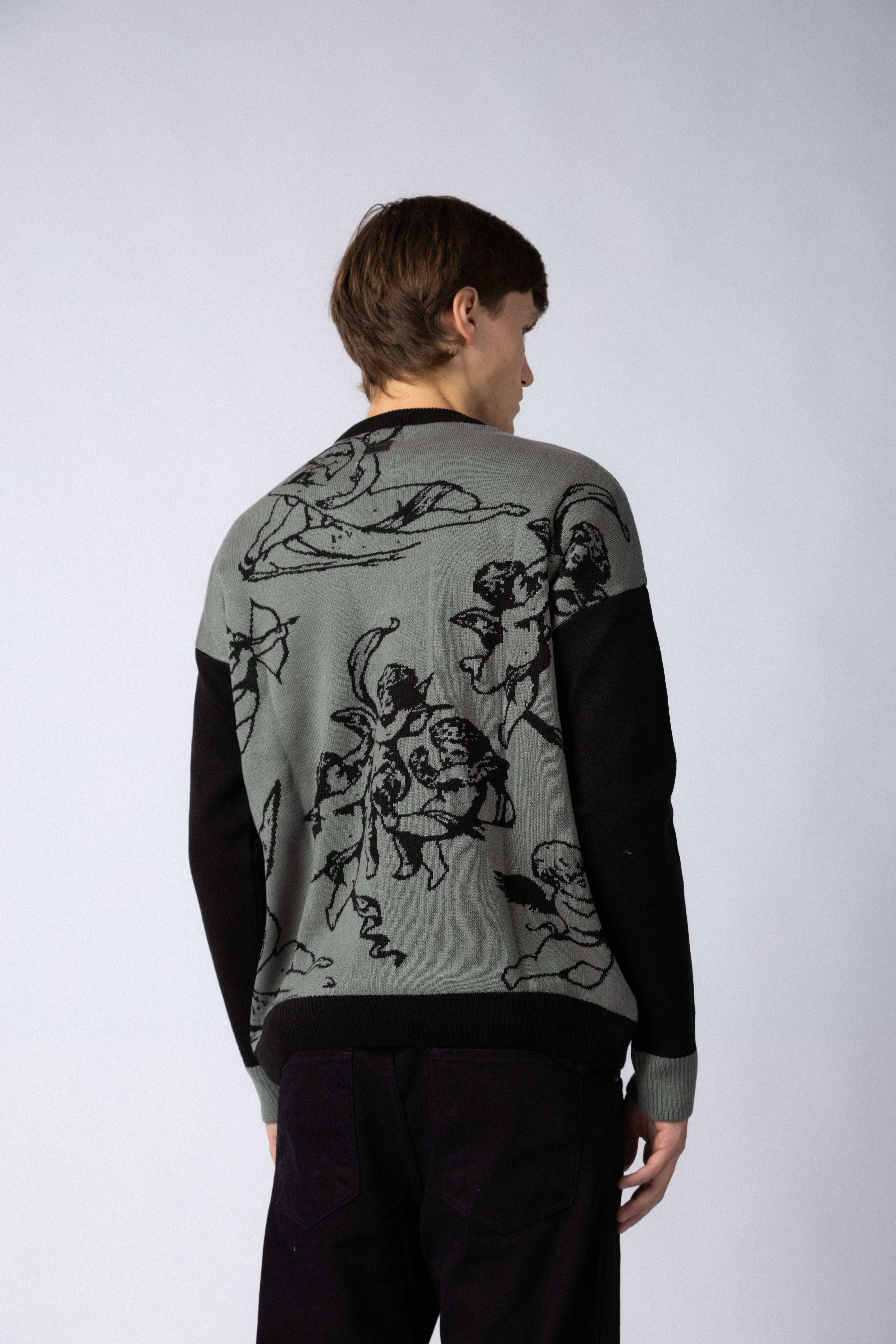 Sweater Over Olimpo