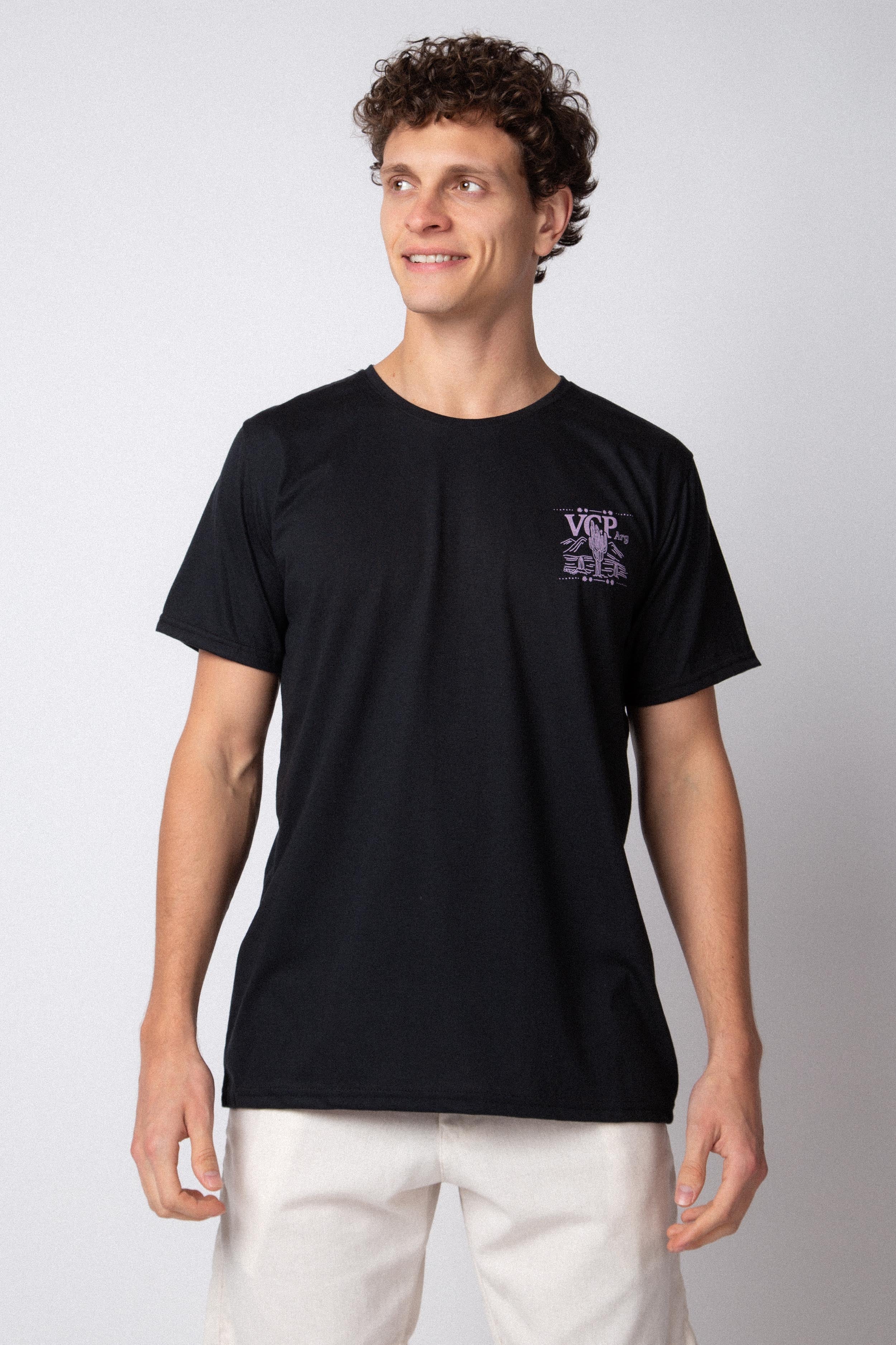 Remera Llama Negra