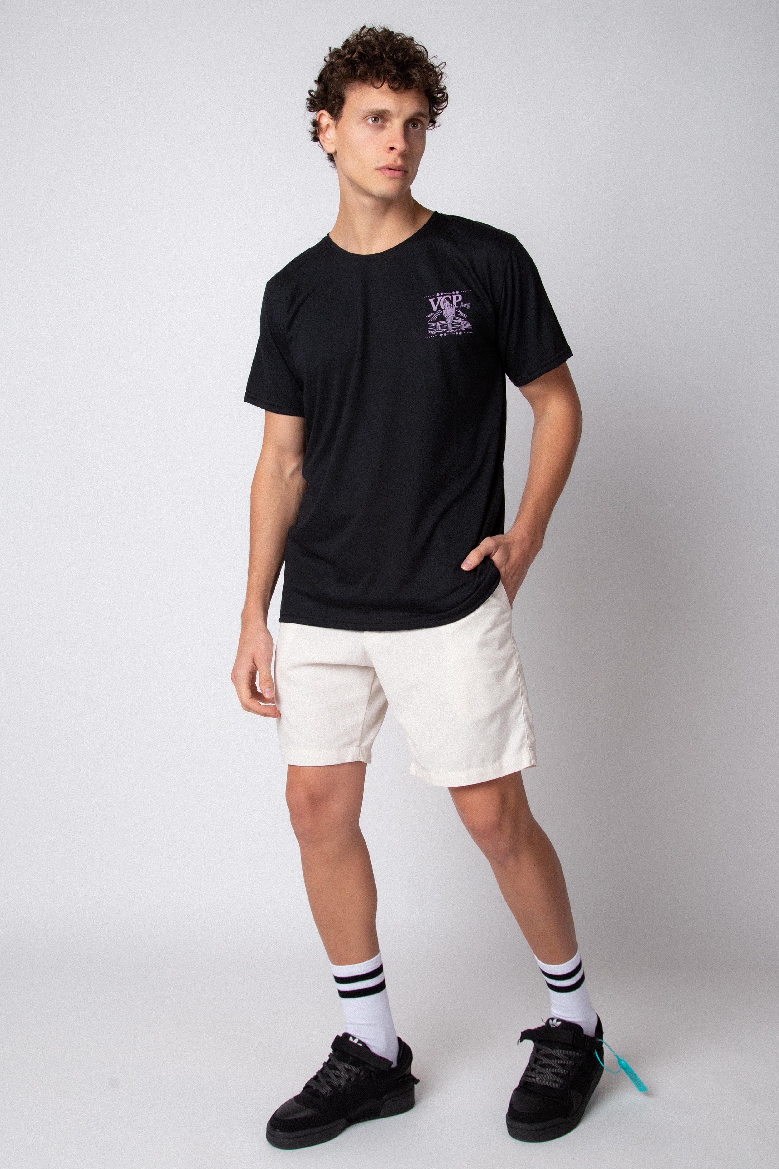 Remera Llama Negra
