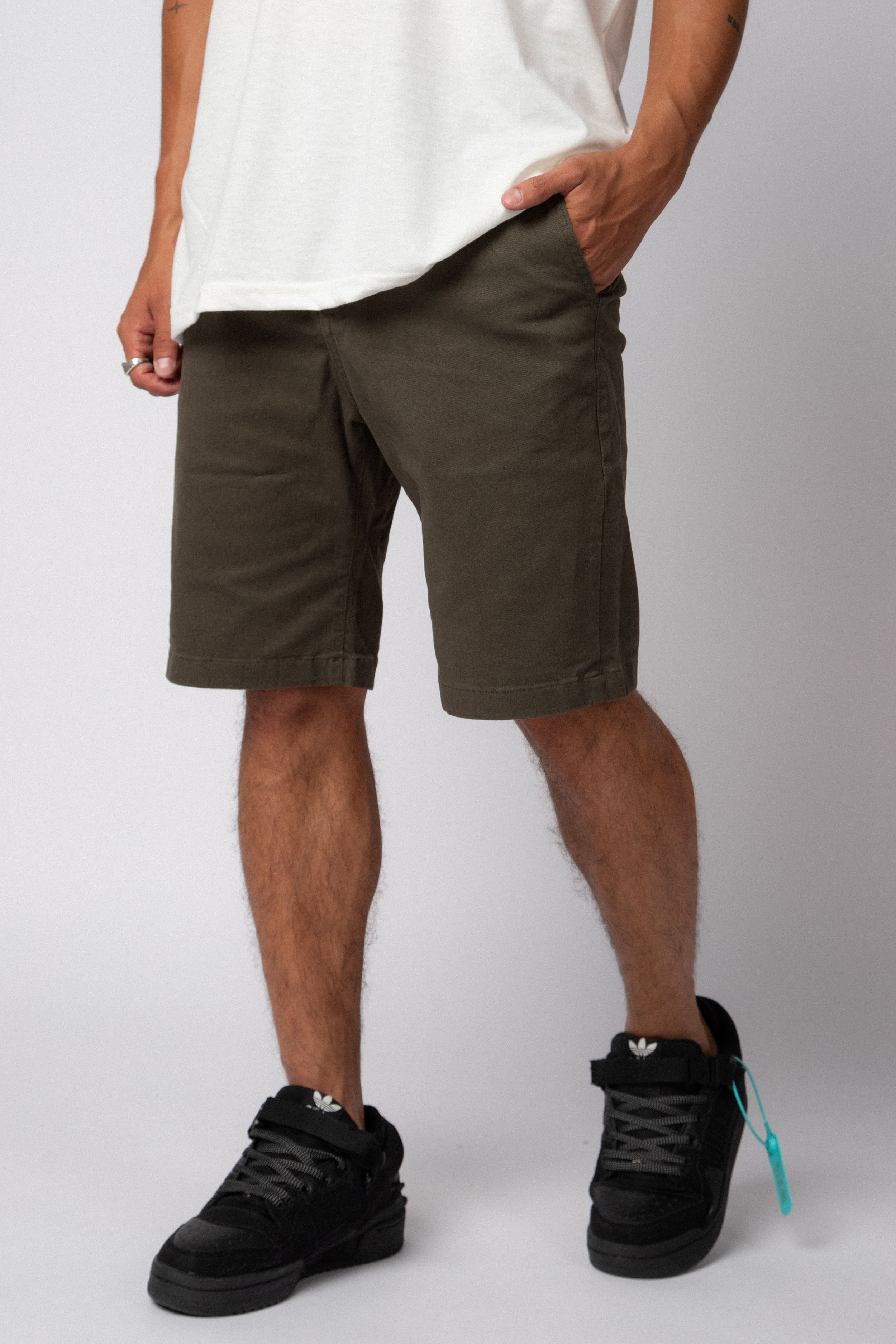 Bermuda Chino Prius Militar