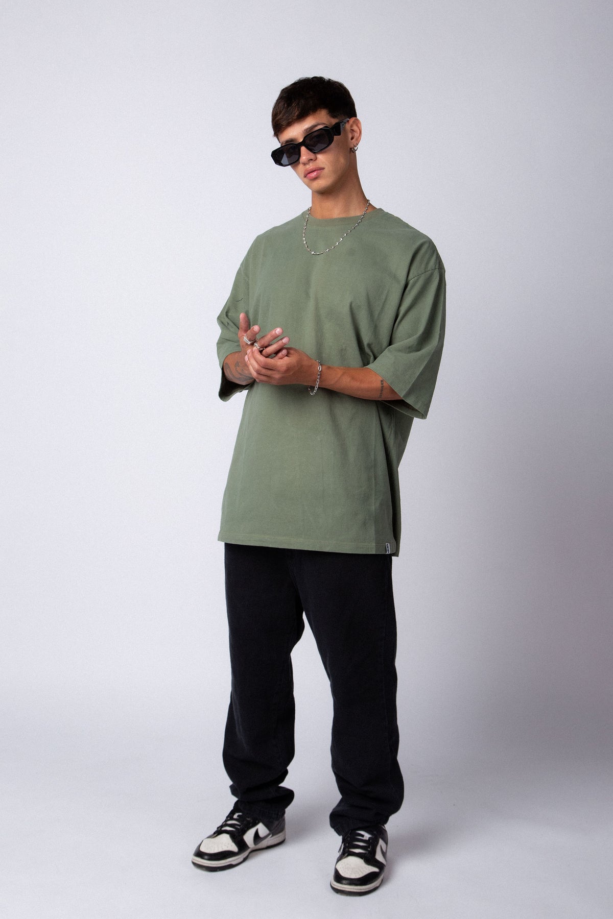 Remera Over Carl Militar