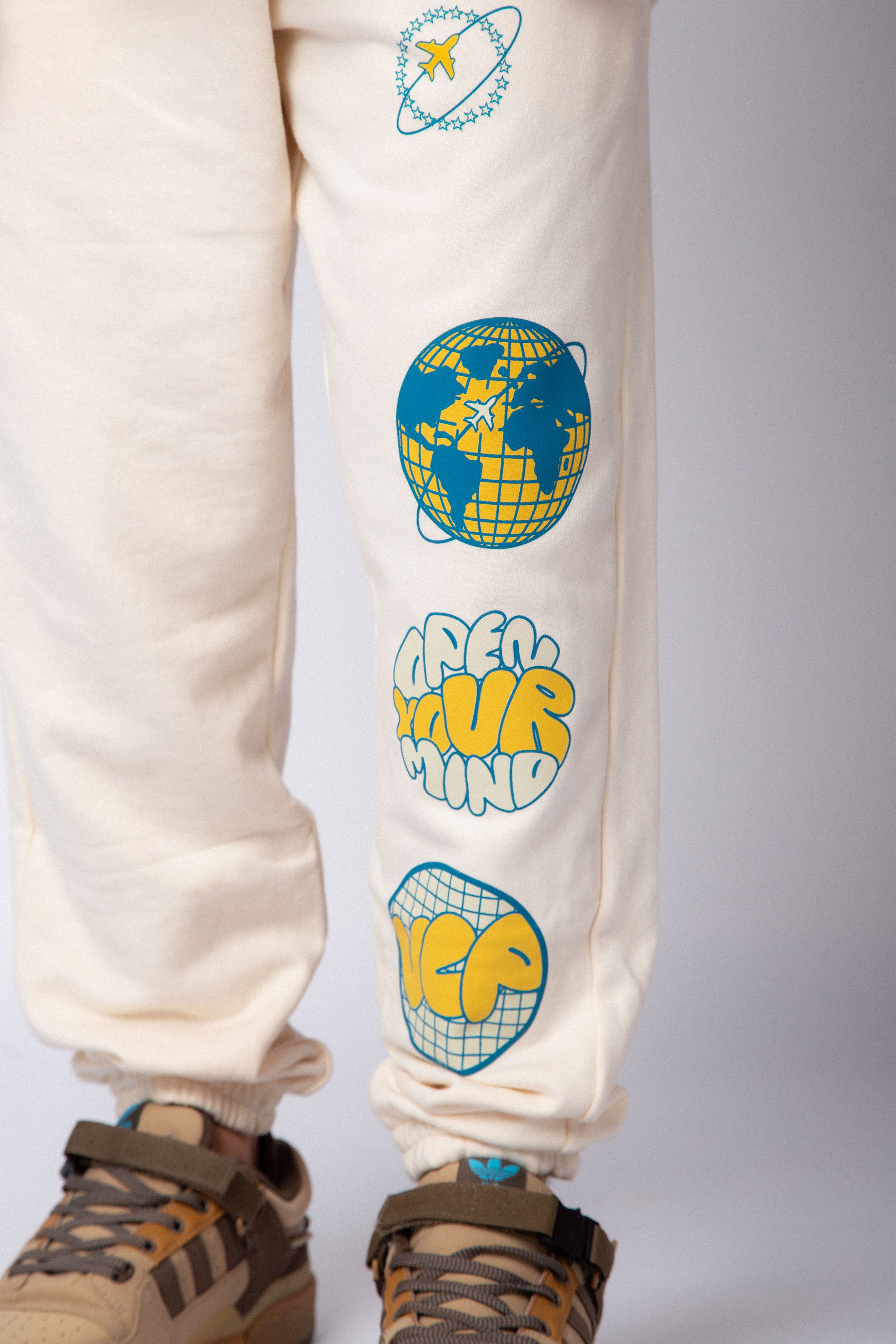 Jogger Over Mundo Crudo