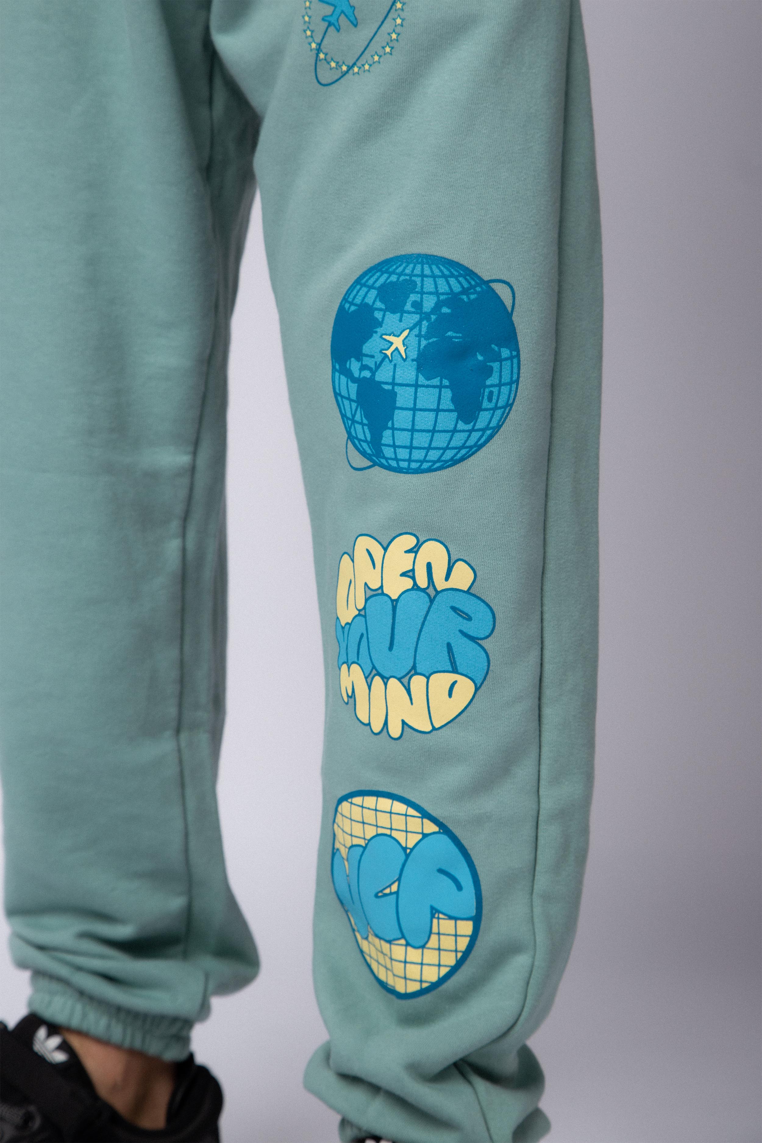Jogger Over Mundo Verde