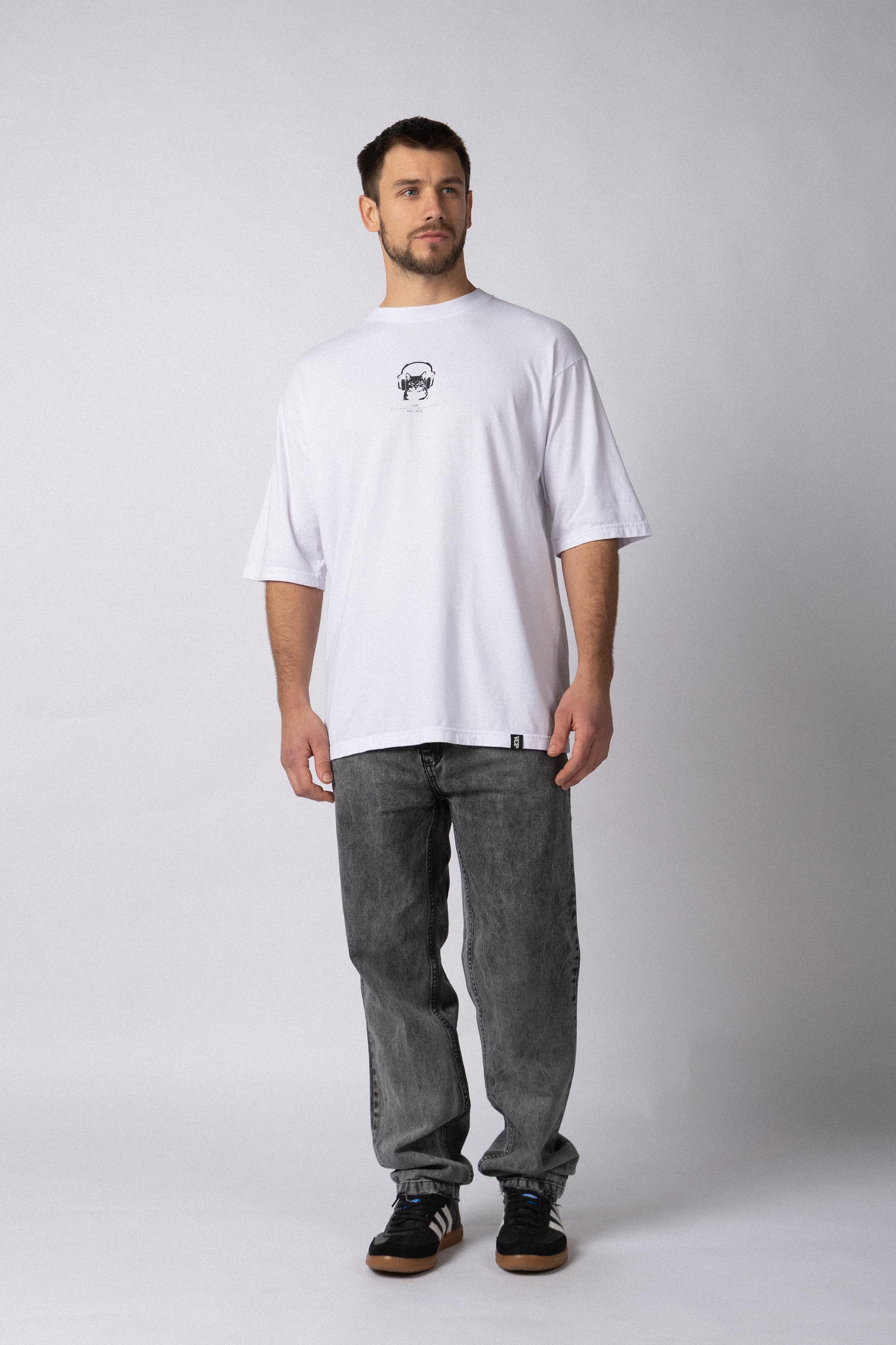 Remera Over Taz Murder Blanca