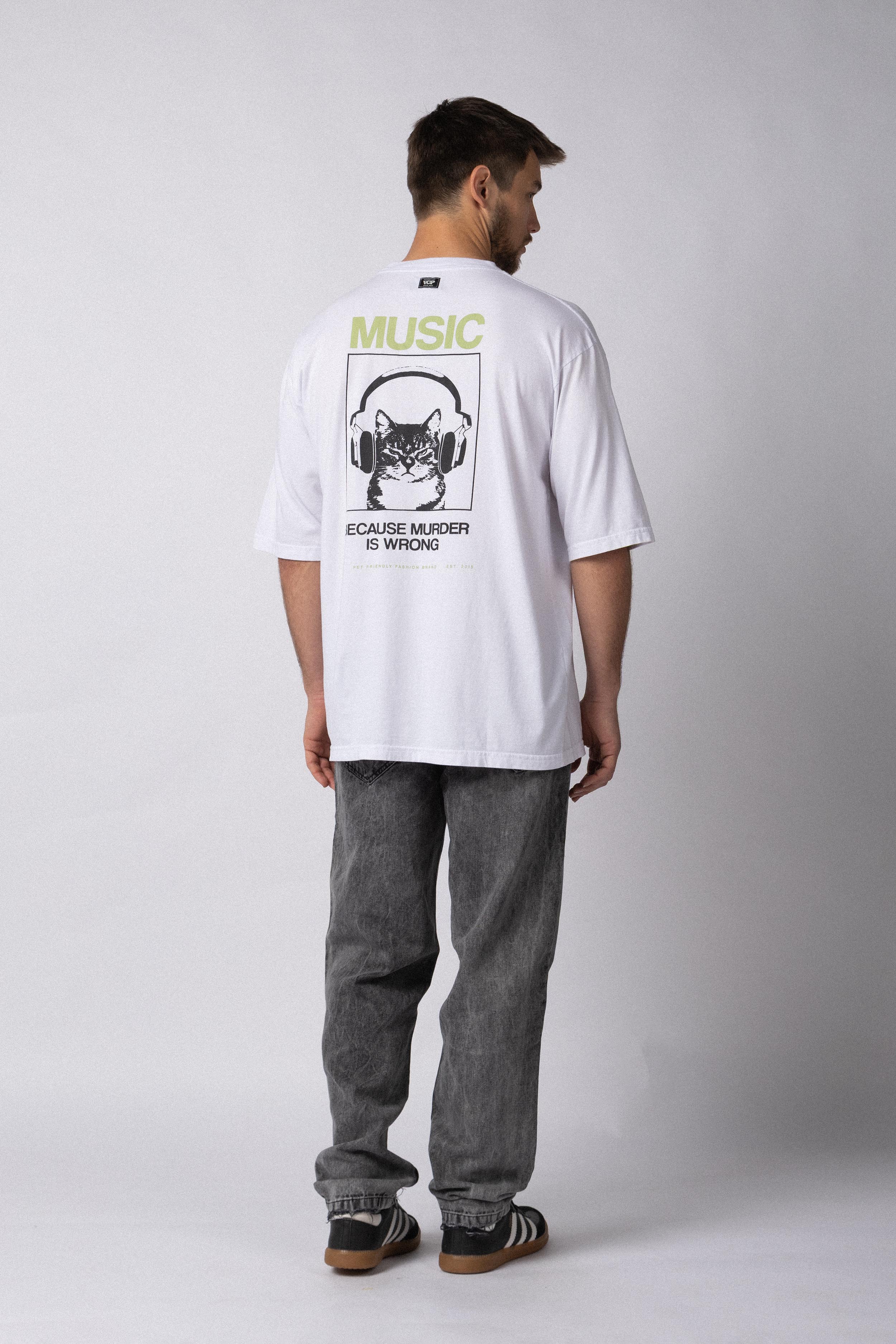 Remera Over Taz Murder Blanca
