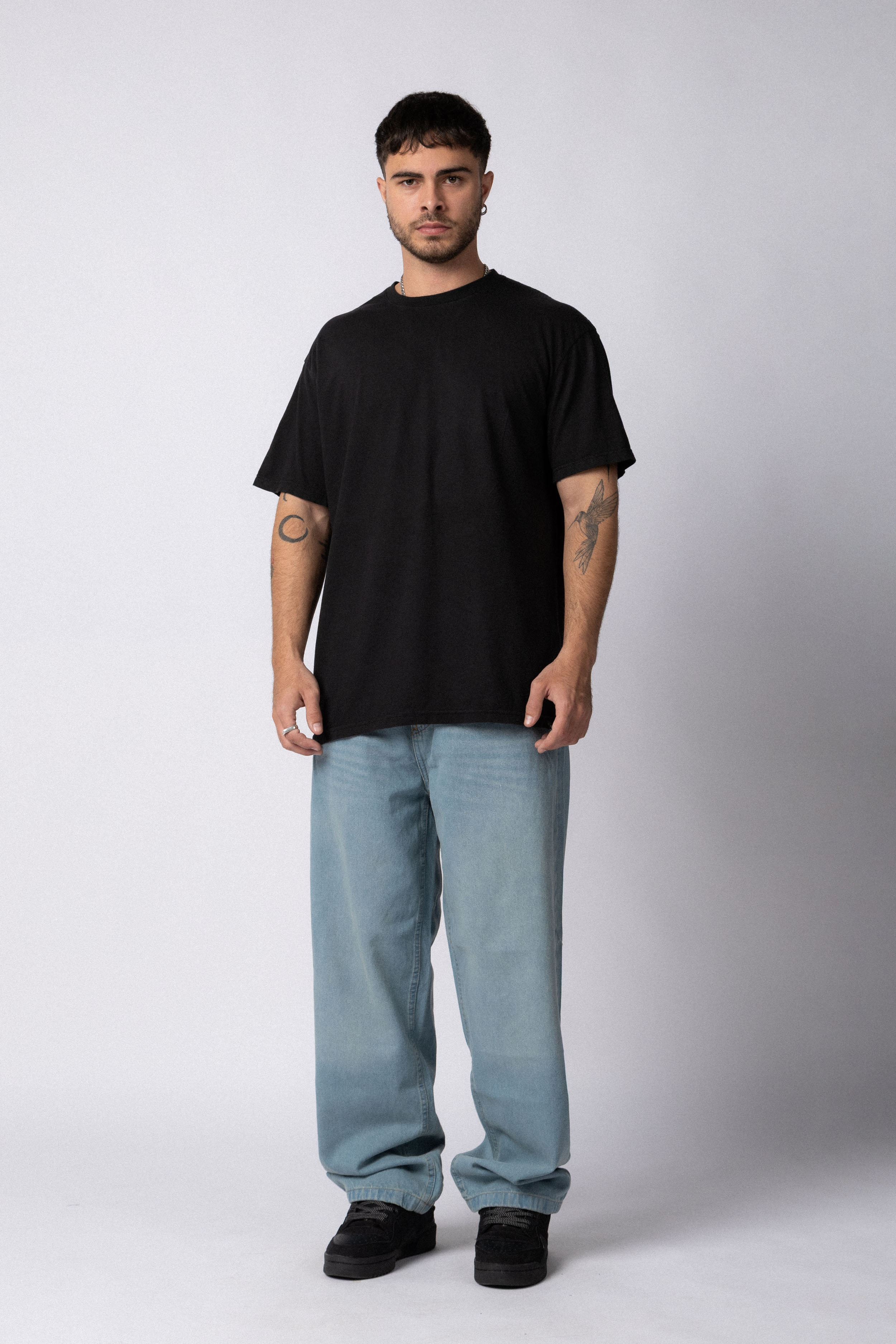 Remera Regular Negra