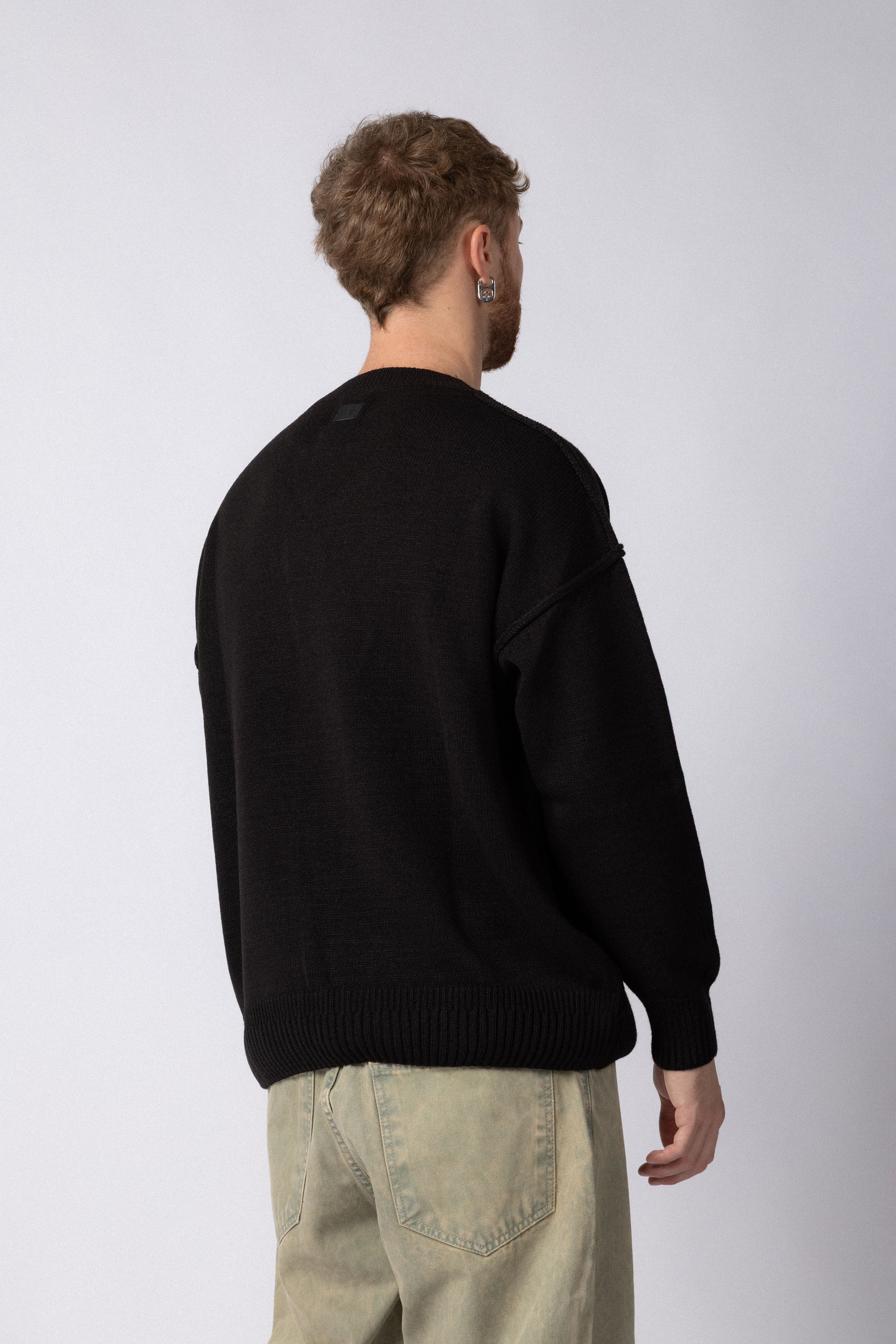 Sweater Over Zuri Negro