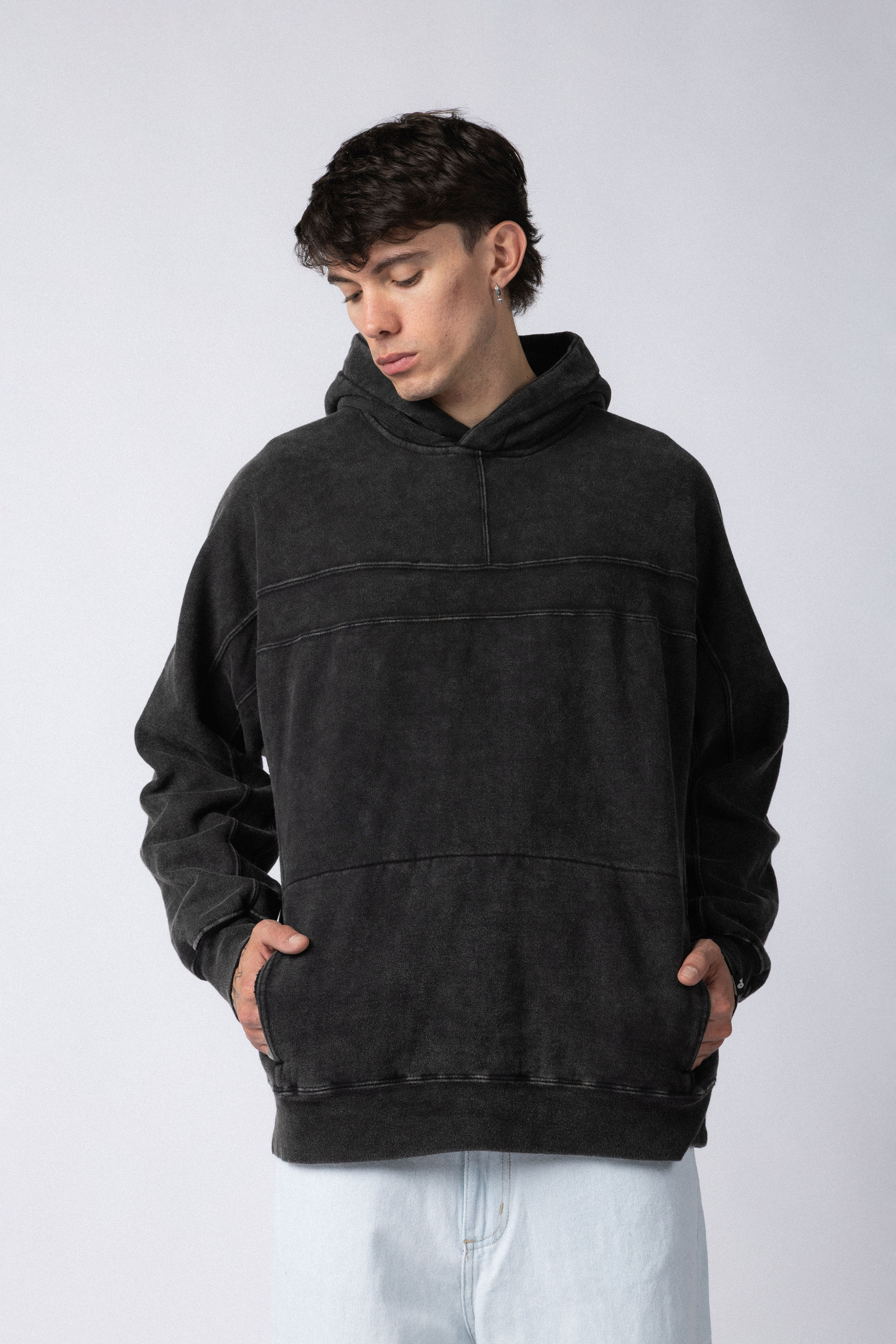 Buzo Canguro Over Alt Negro