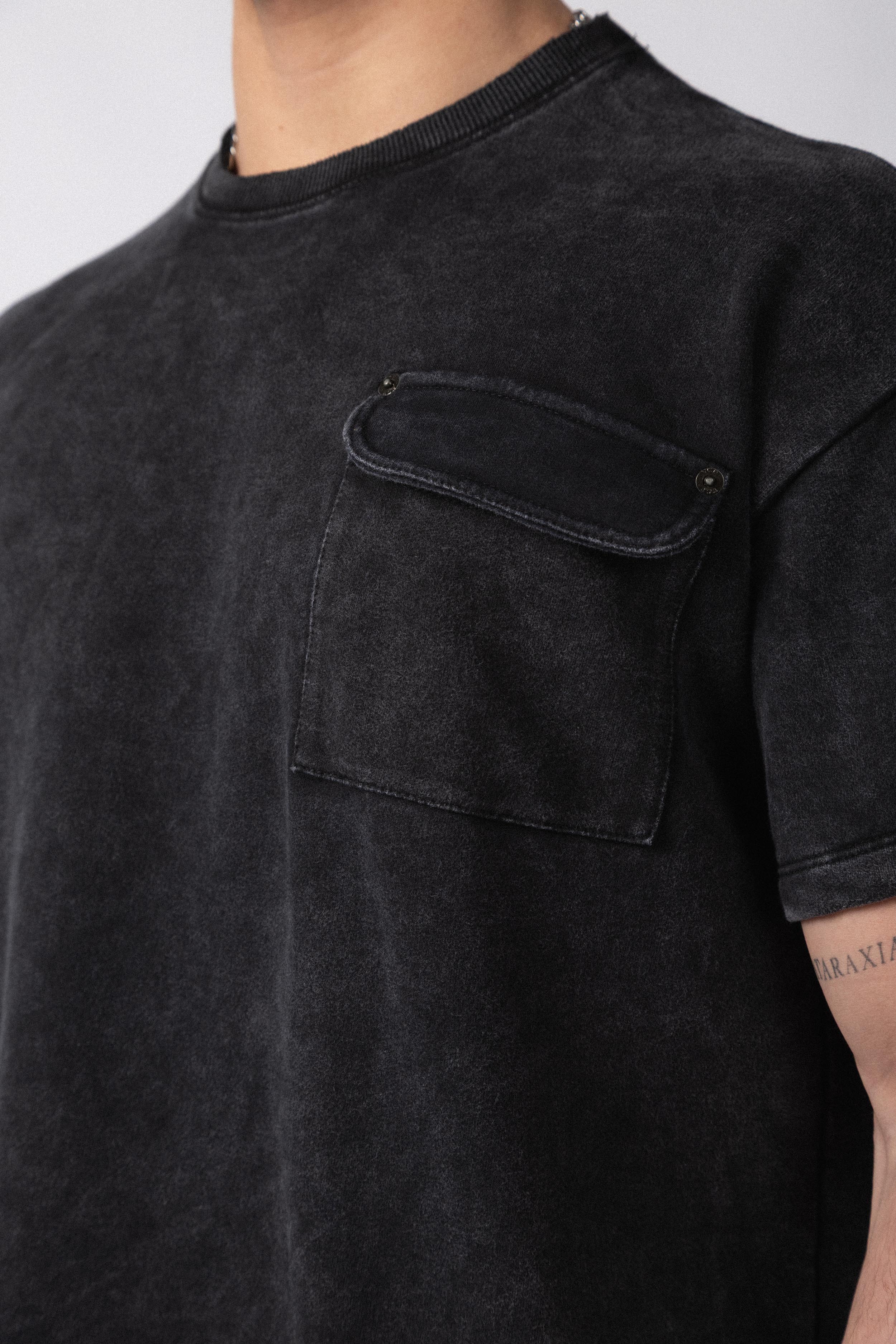 Remera Rustico Over Glow Negro