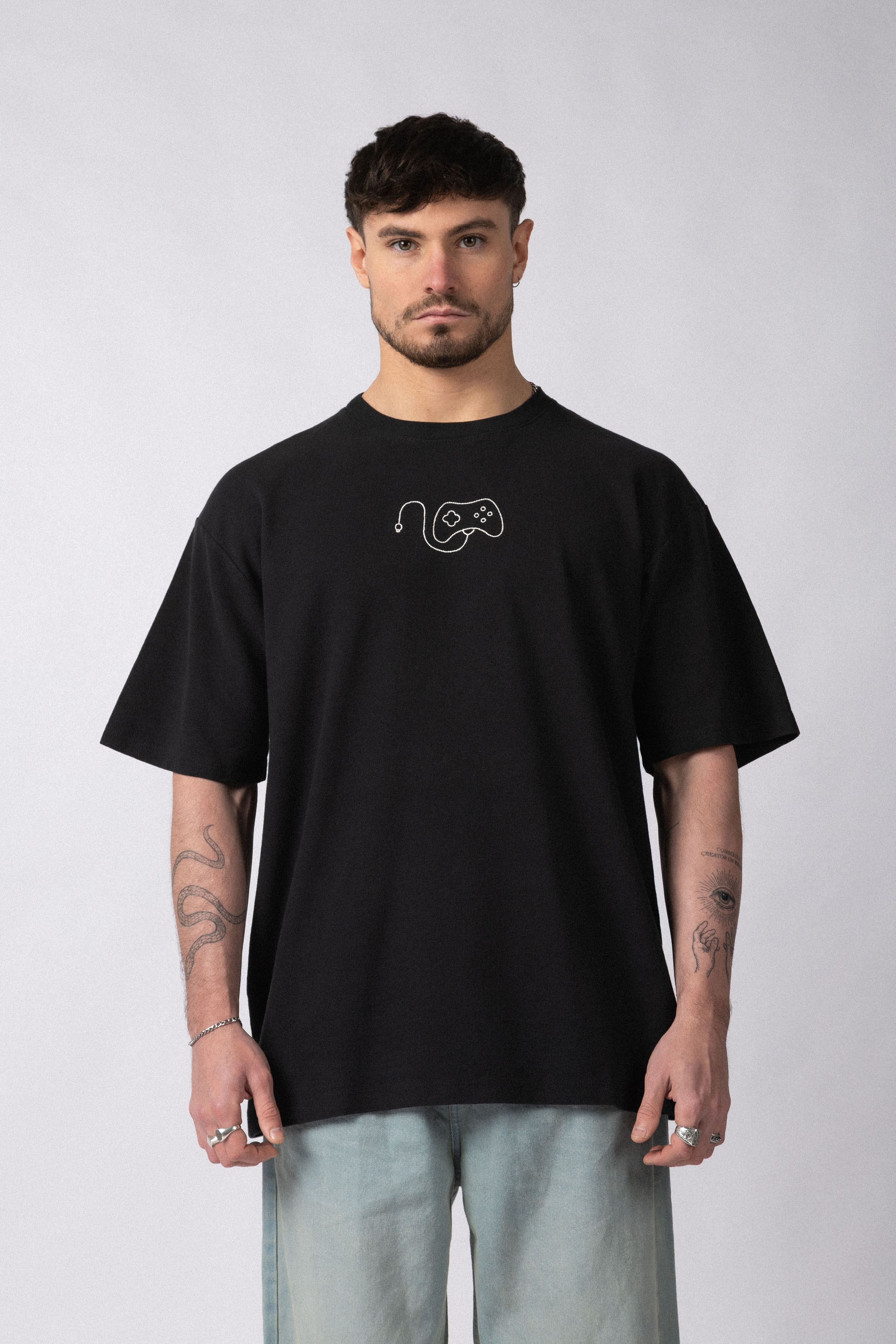 Remera Over Hana Play Negra