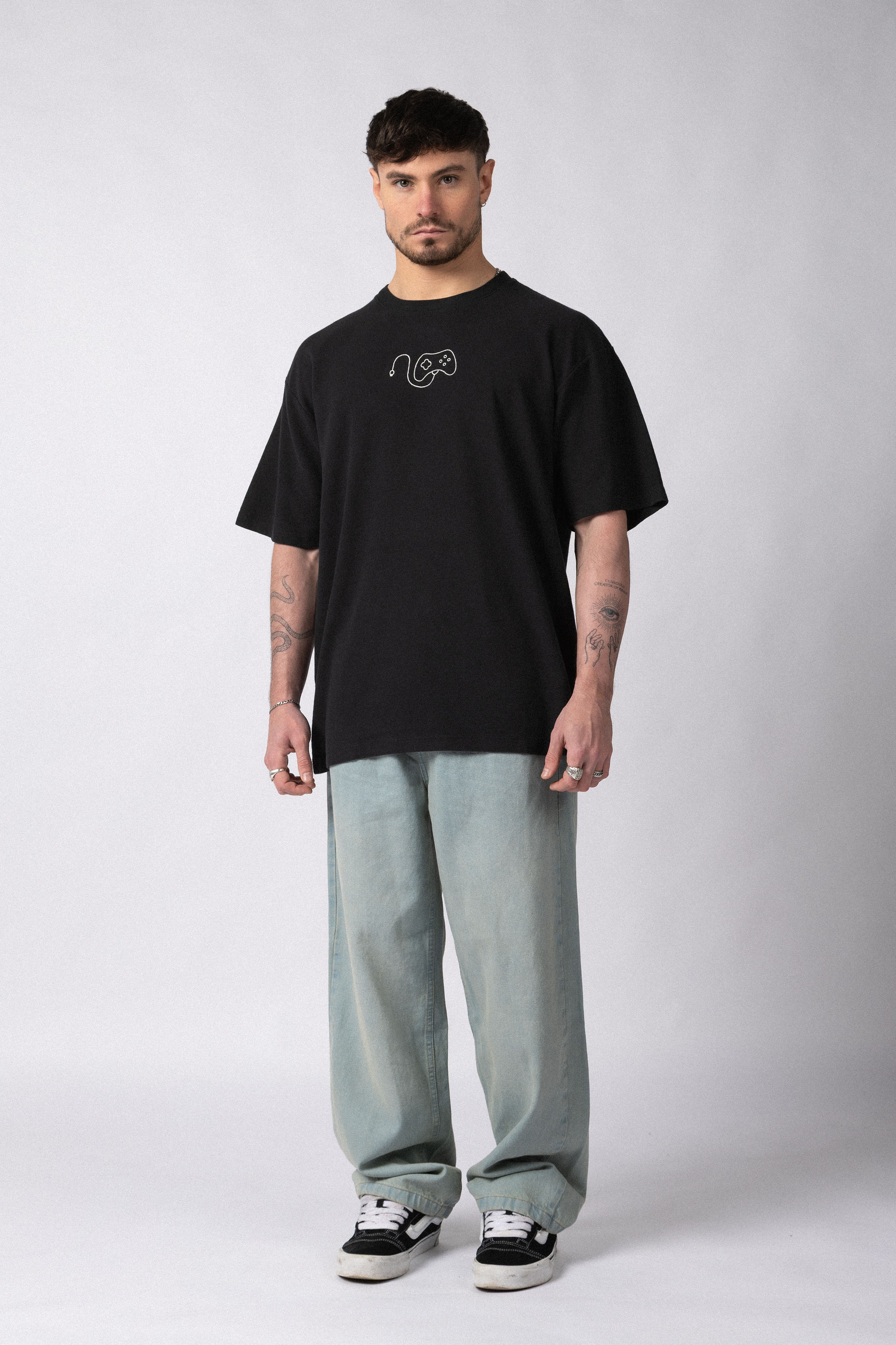Remera Over Hana Play Negra