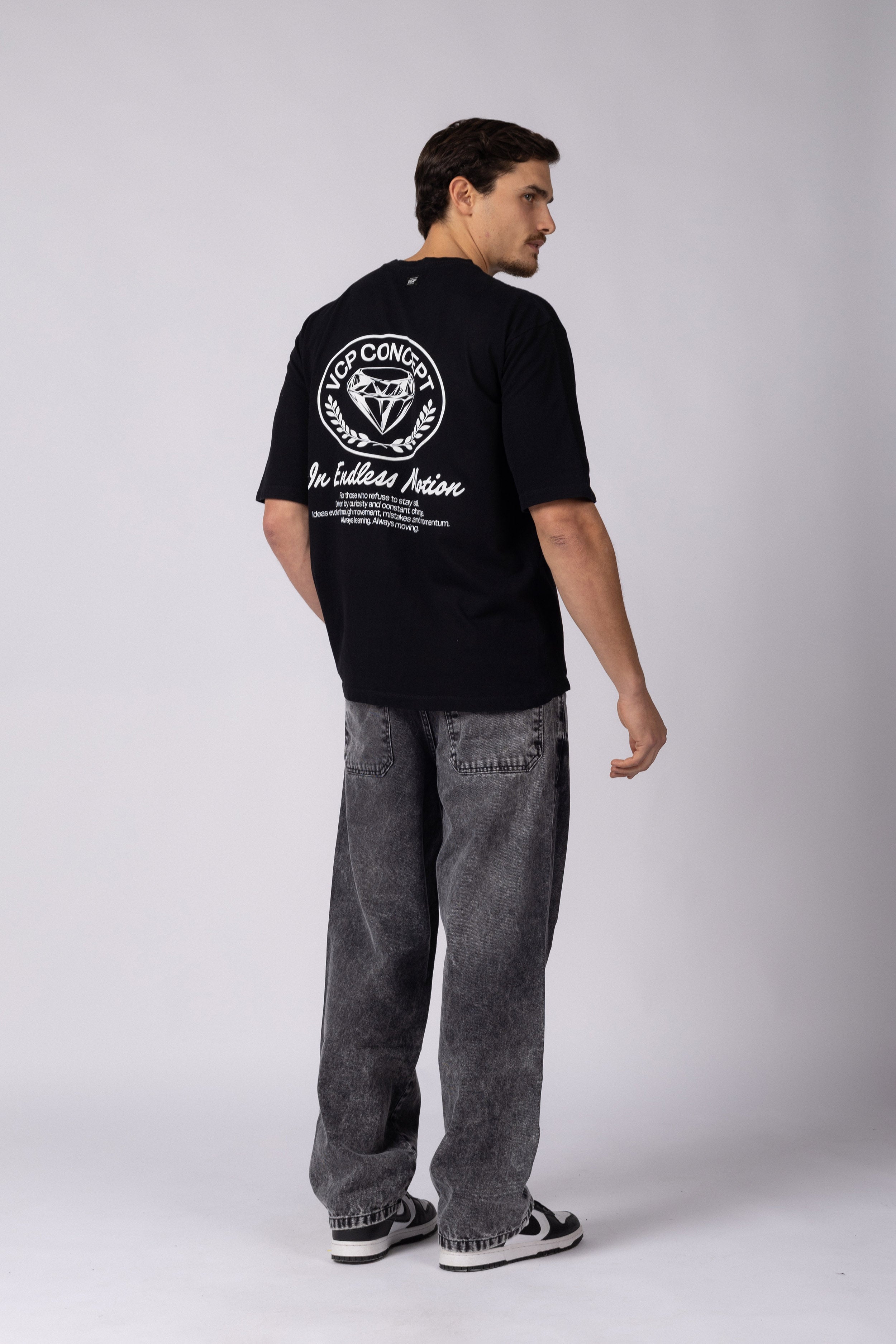 Remera Over Rhy Prisma Negra