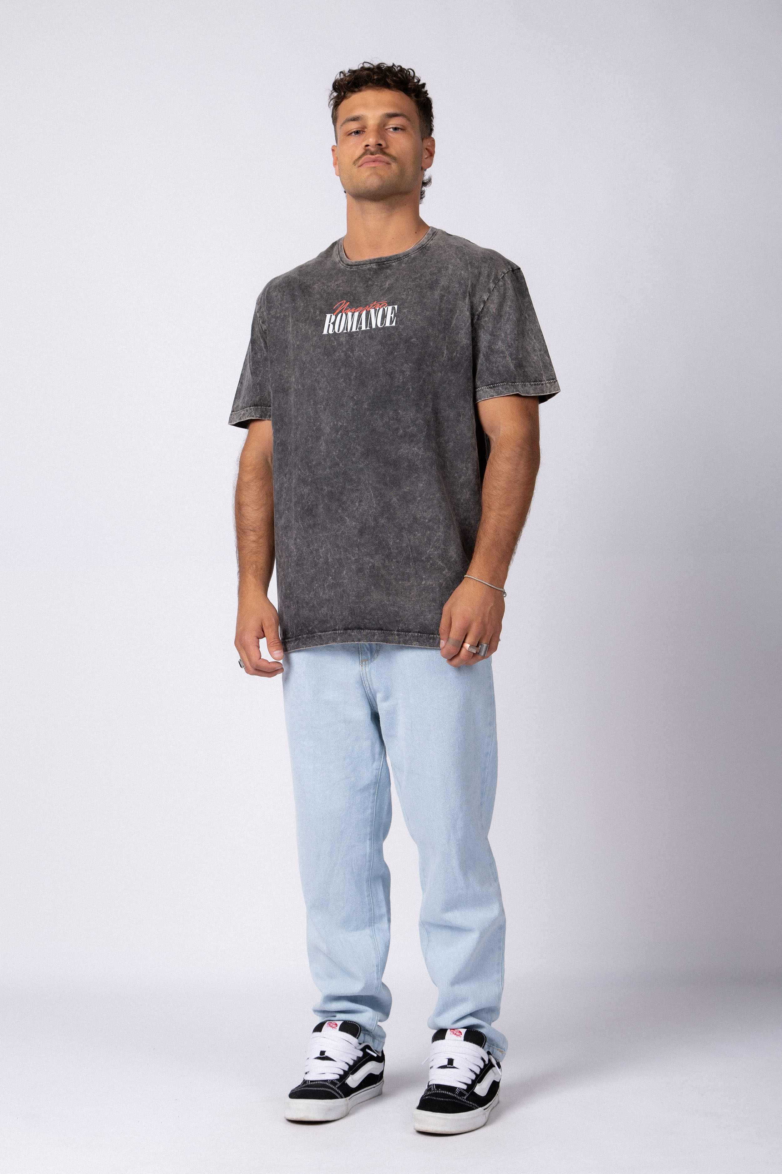 Remera Romance Washed Negra