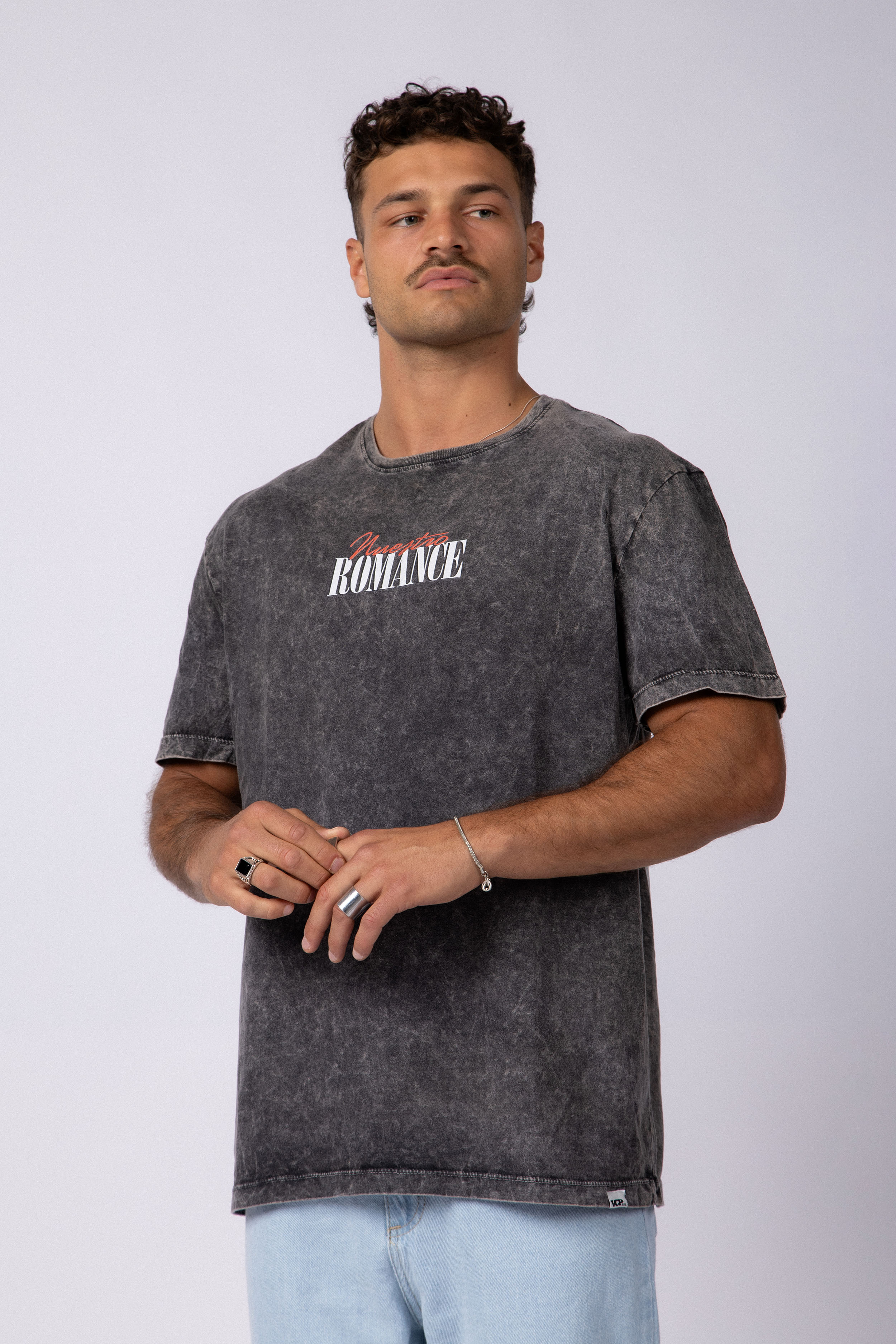 Remera Romance Washed Negra
