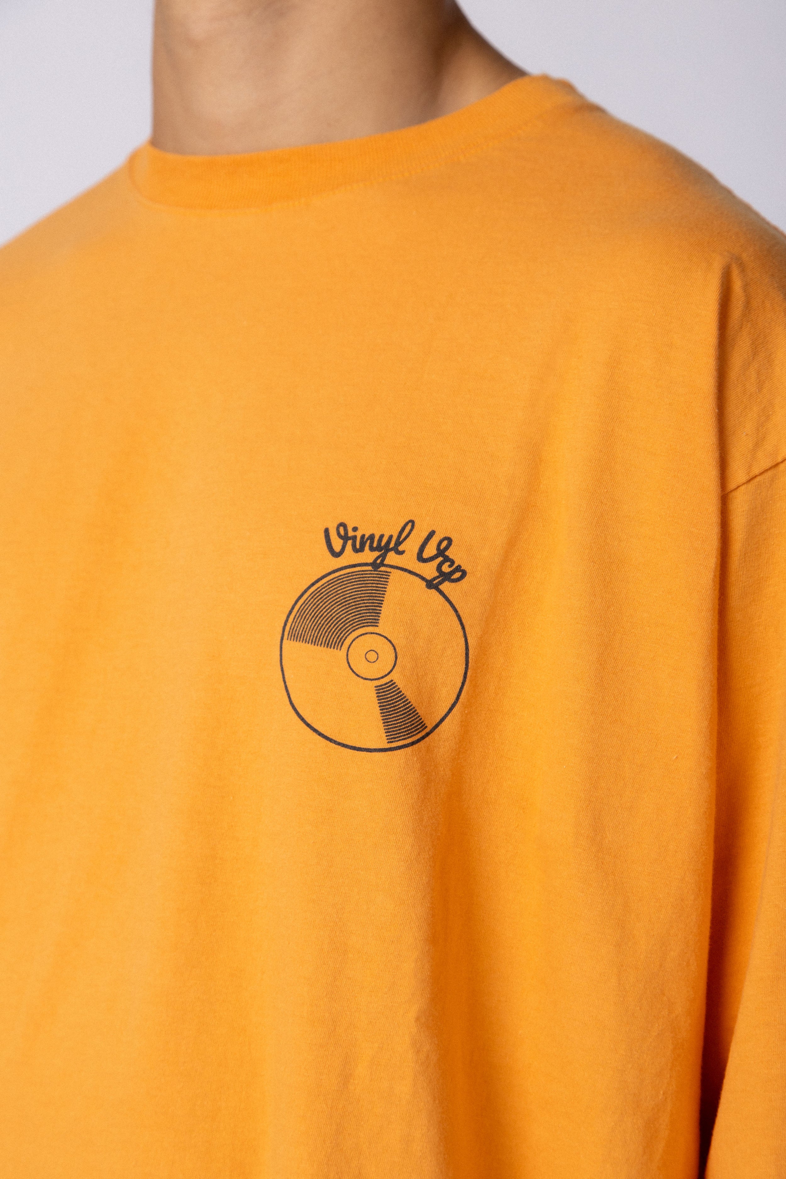 Remera Over Taz Groove Naranja