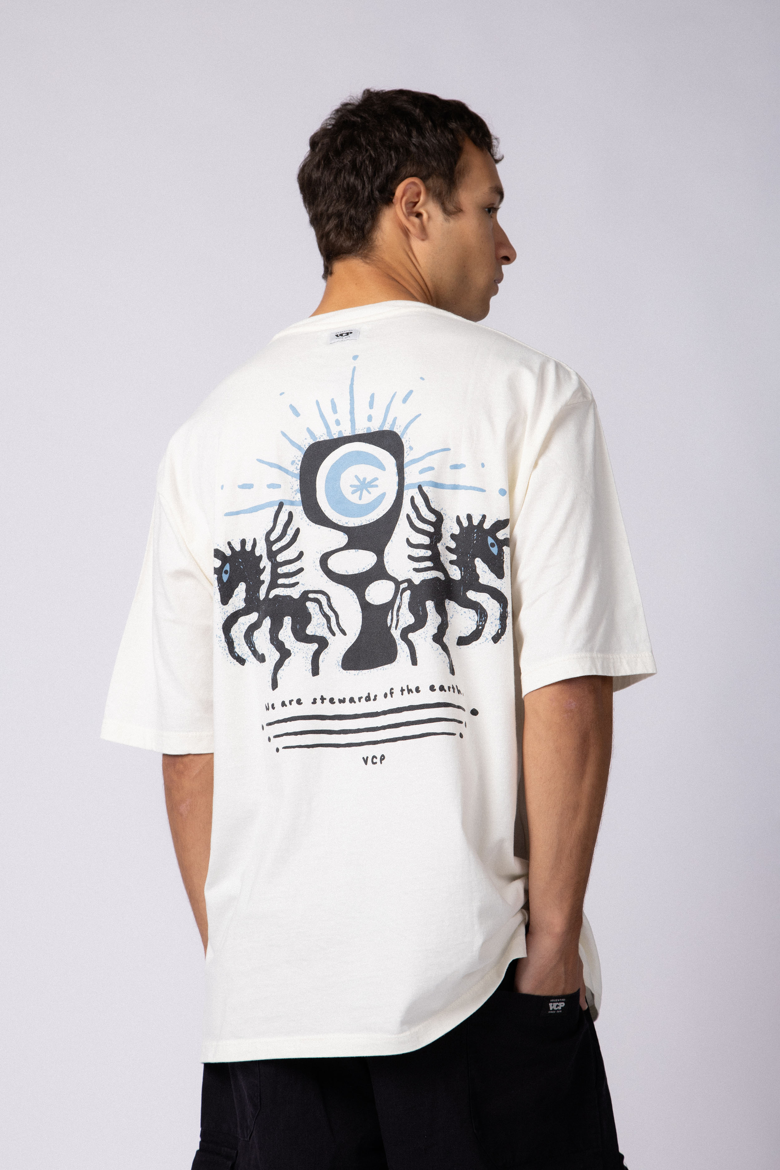 Remera Over Taz Horse Crudo