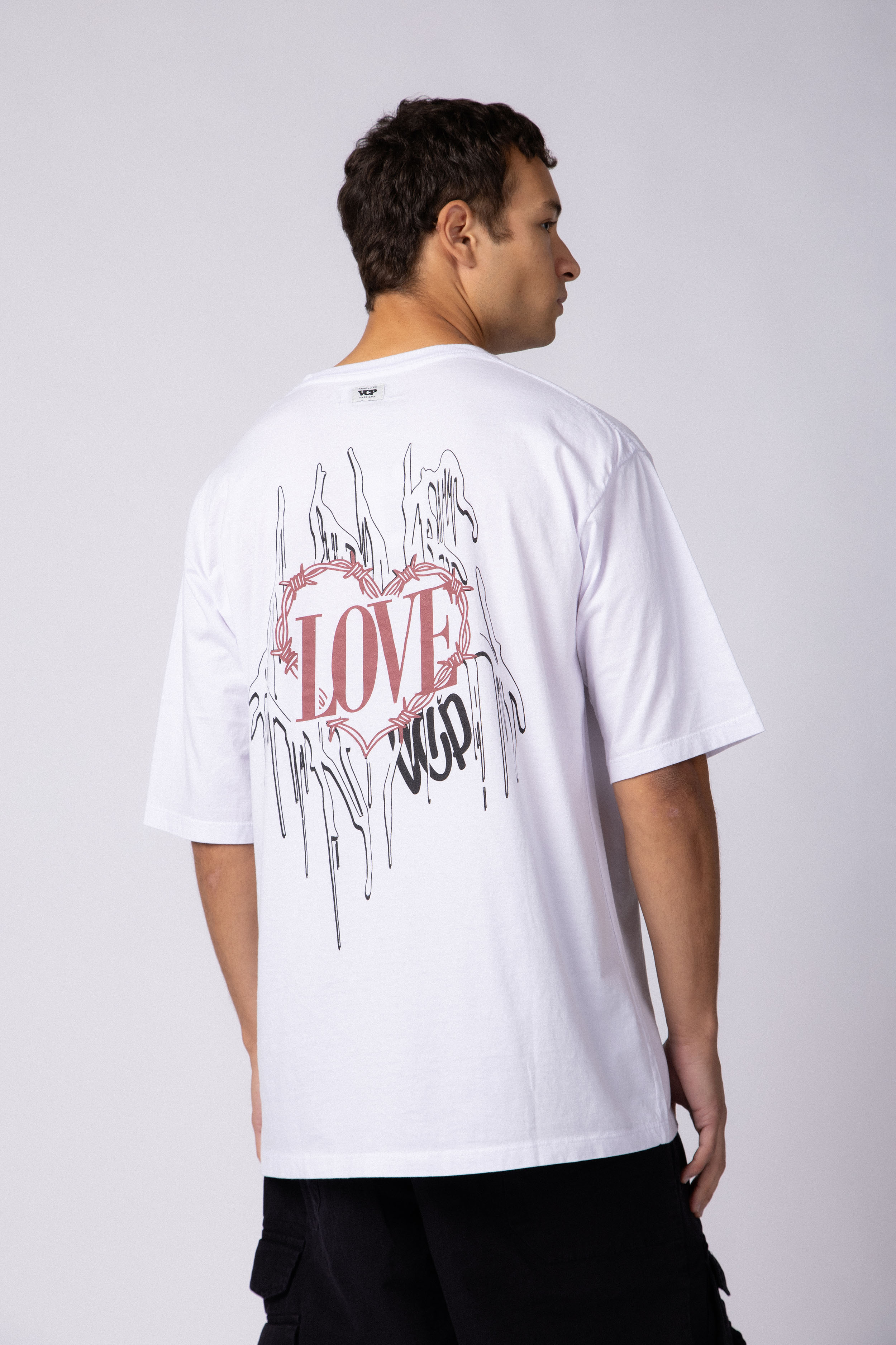 Remera Over Taz Spine Blanca